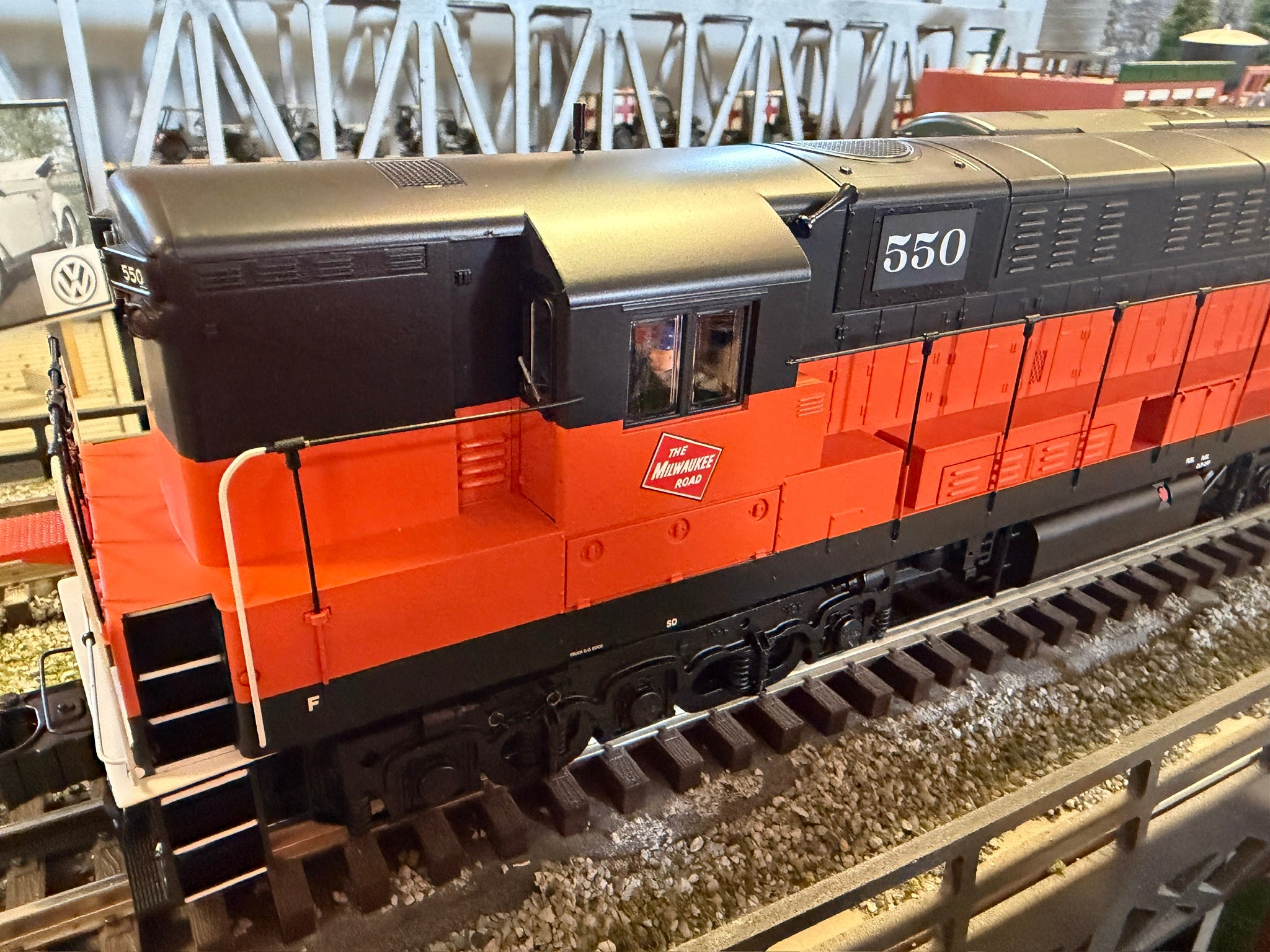 Lionel 2533692 - Legacy TrainMaster Diesel Locomotive "Milwaukee Road" #552