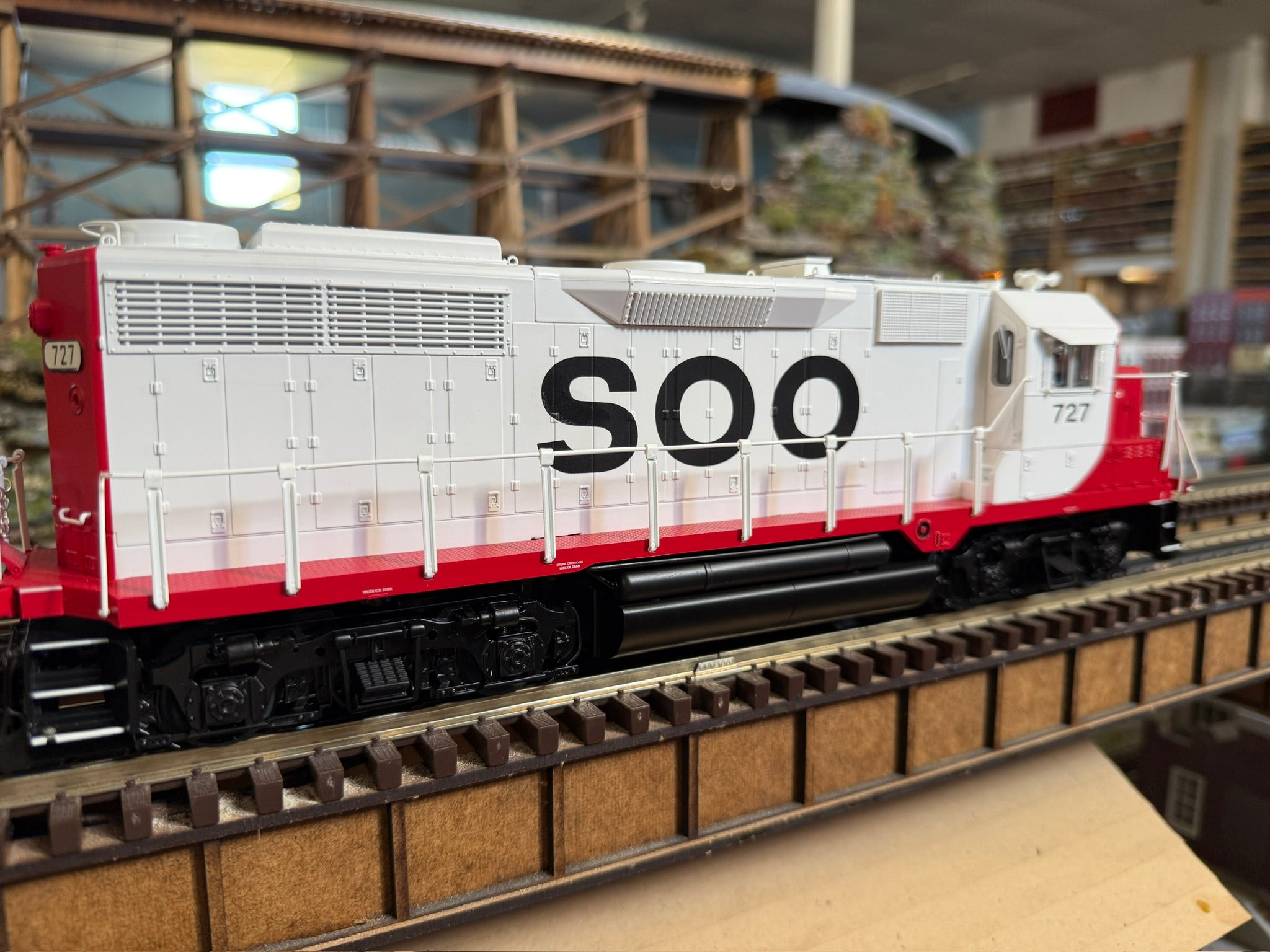 Lionel 2533955 - Legacy GP35 Diesel Locomotive "SOO Line" #724 - Custom Run for MrMuffin'sTrains