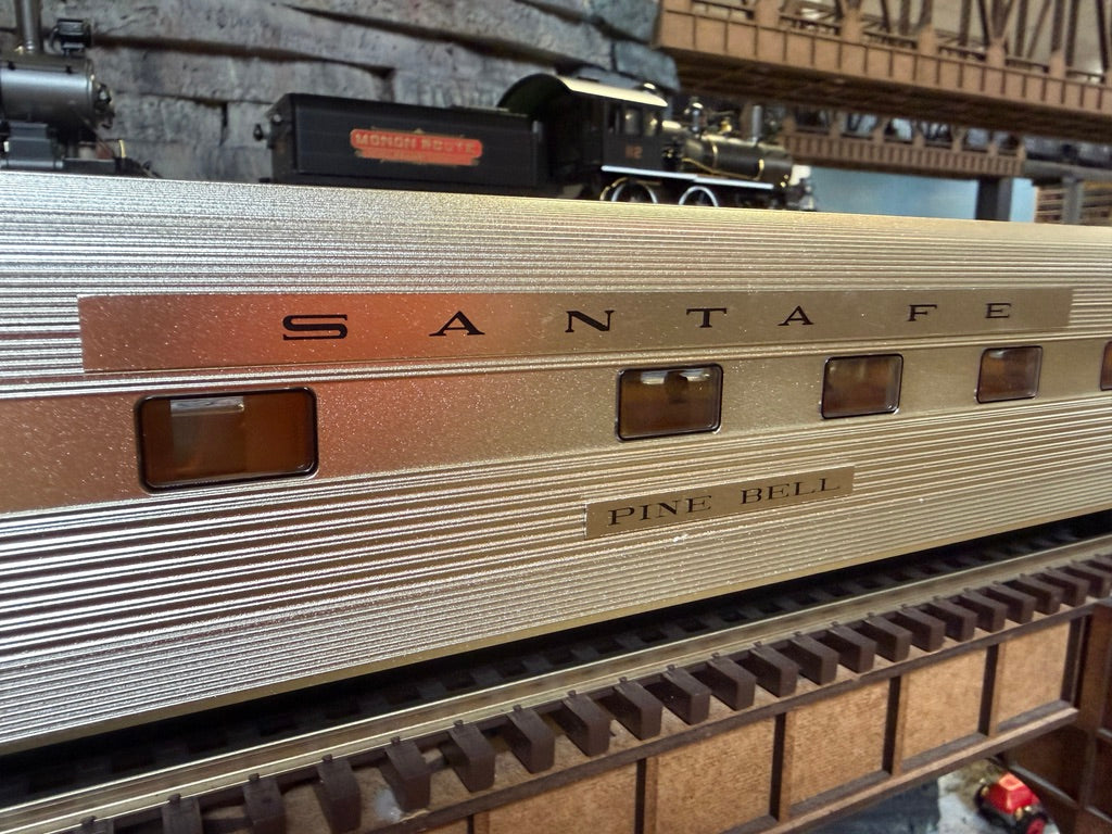 Lionel 2627120 - Super Chief Add-On 21" Pullman Passenger Car "Santa Fe" Set B (2-Car)