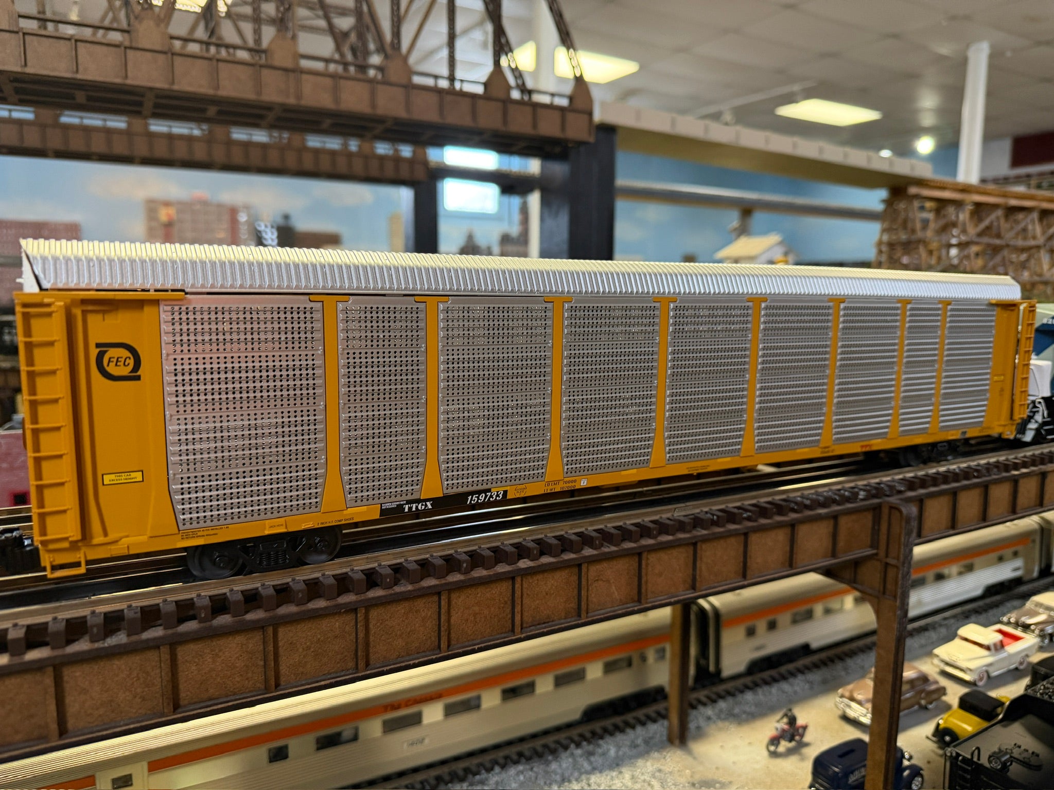 Lionel 2522070 - Legacy ES44 Autorack Set "Florida East Coast"