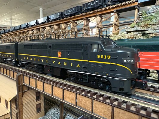 Lionel 2533910 - Legacy - FA-2 AA Diesel Set "Pennsylvania" #9614/9615