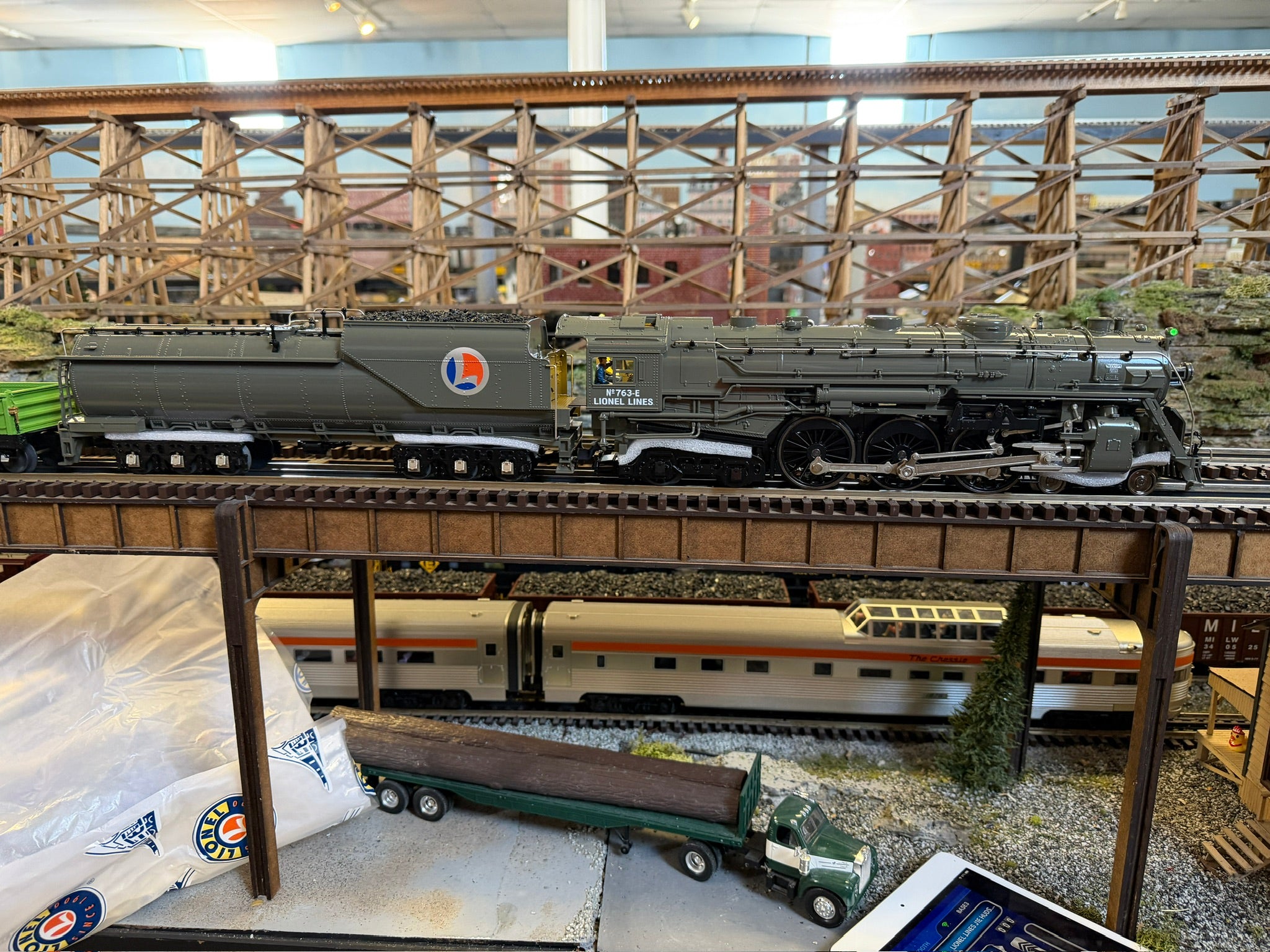 Lionel 2522030 - Vision Line Hudson Prewar Freight Set "Lionel Lines"