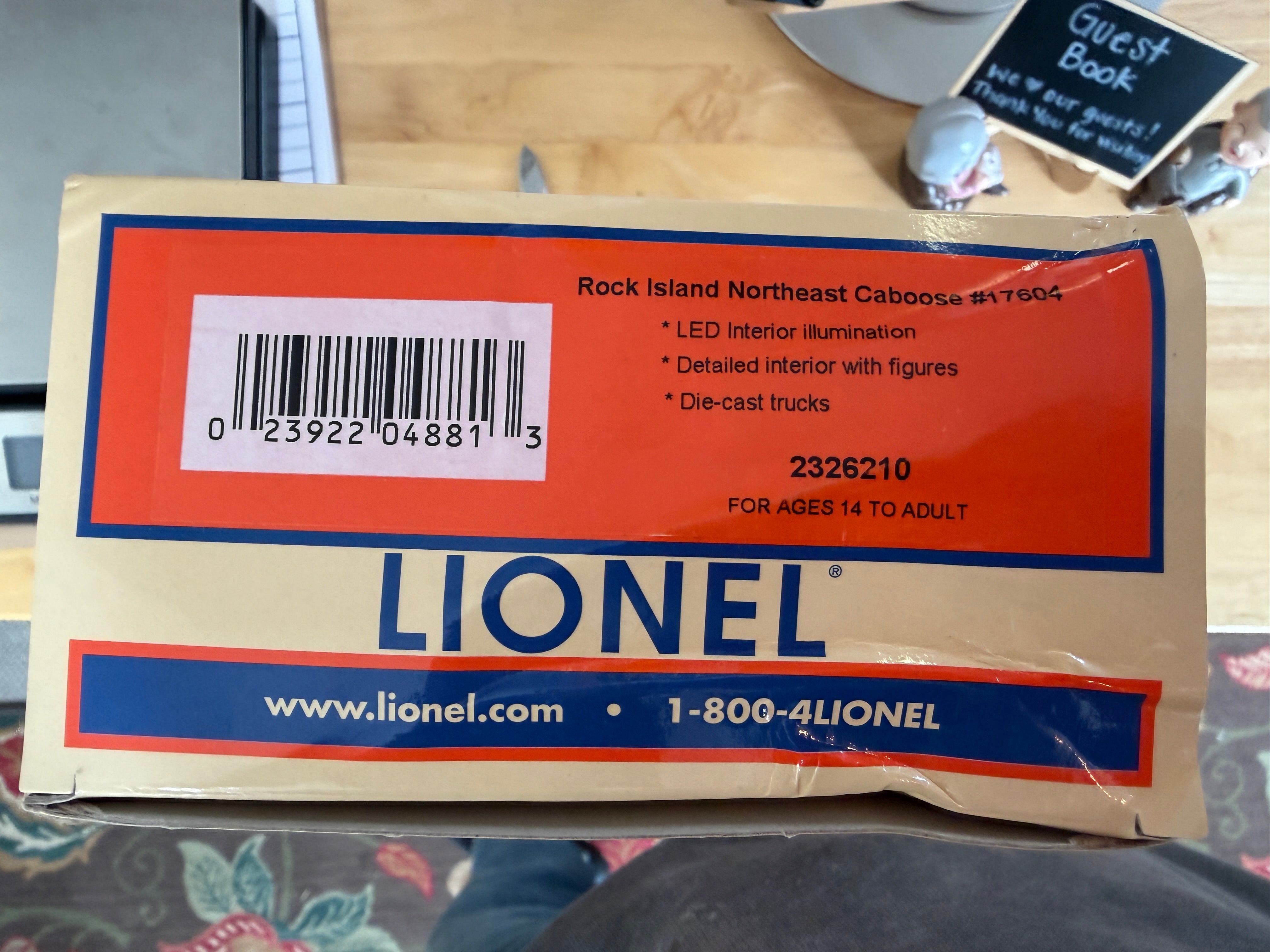 Lionel 2326210D - Northeast Caboose "Rock Island" #17604 - Damaged Box