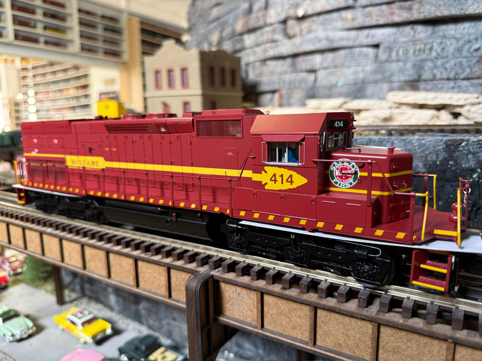 Lionel 2533990 - Legacy SD40T-2 Diesel Locomotive "Duluth Missabe & Iron Range" #414 - Custom Run for MrMuffin'sTrains