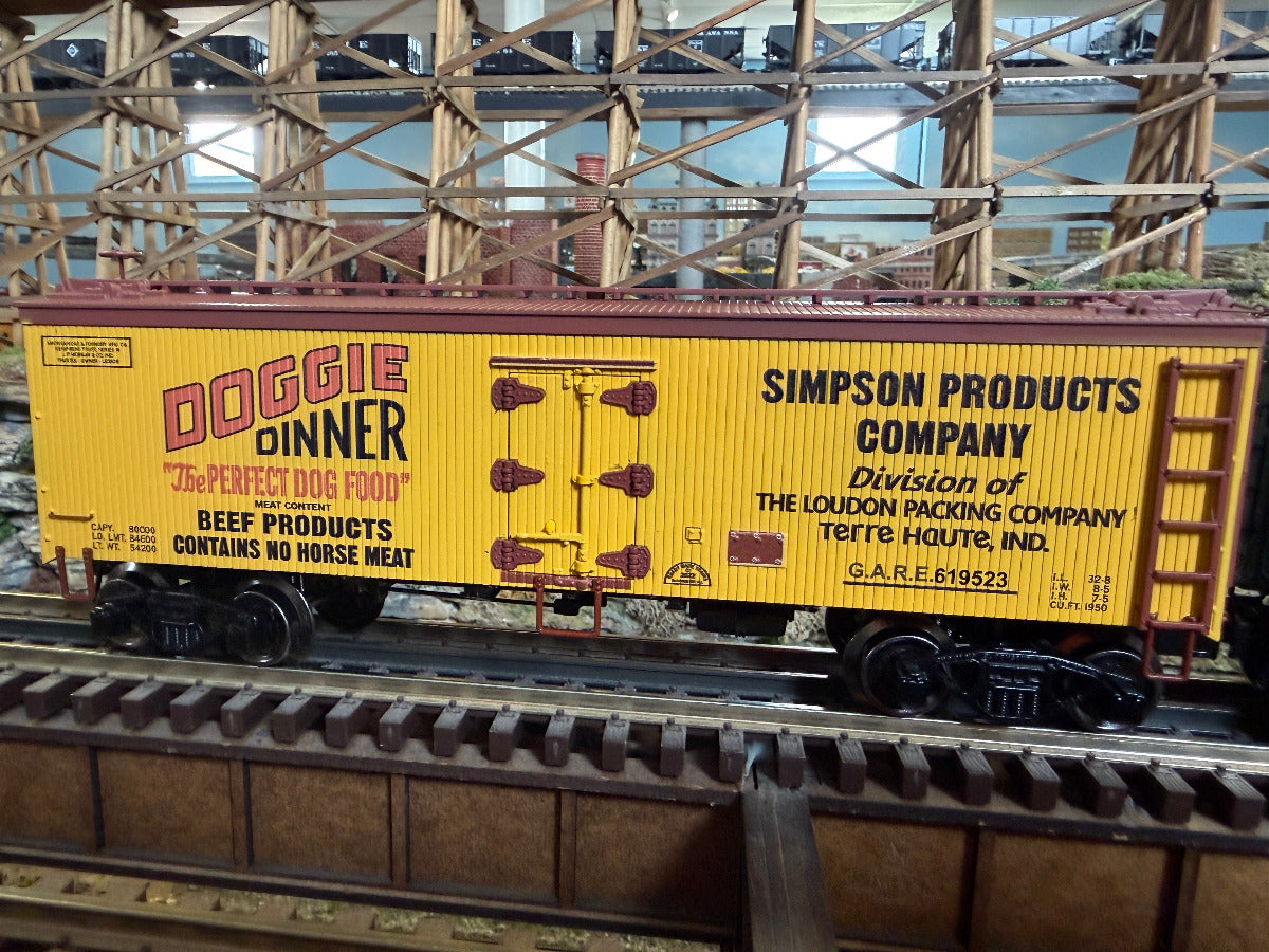 Ready Made Trains RMT-86199-282 - 36' Woodside Reefer Car "Doggie Dinner" - MrMuffin'sTrains