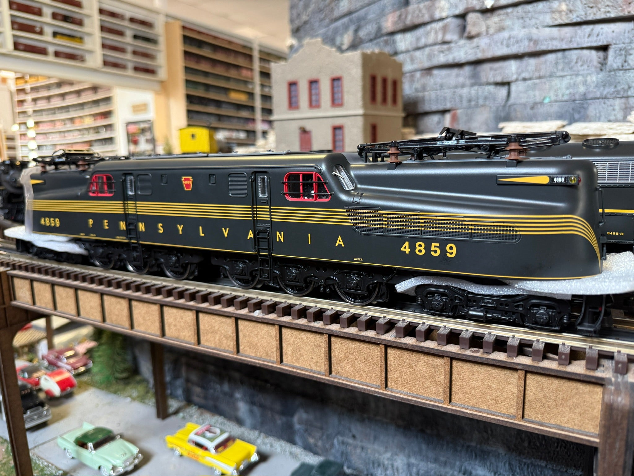 Lionel 2533090 - Vision Line GG1 Electric Engine "Pennsylvania" #4859