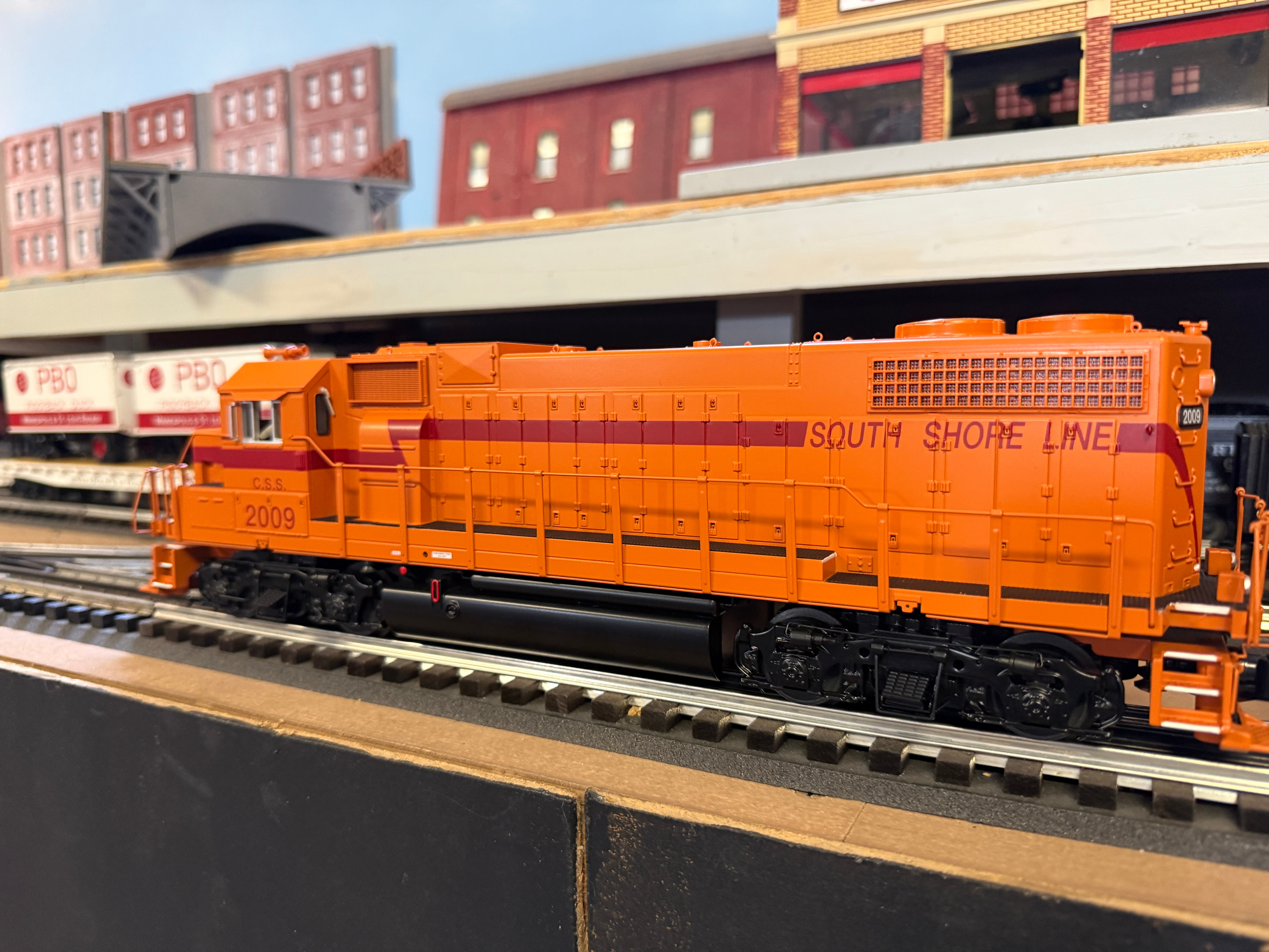 Atlas O 30138394S - Premier - GP38-2 Diesel Locomotive "Chicago South Shore" #2009 - Custom Run for MrMuffin'sTrains