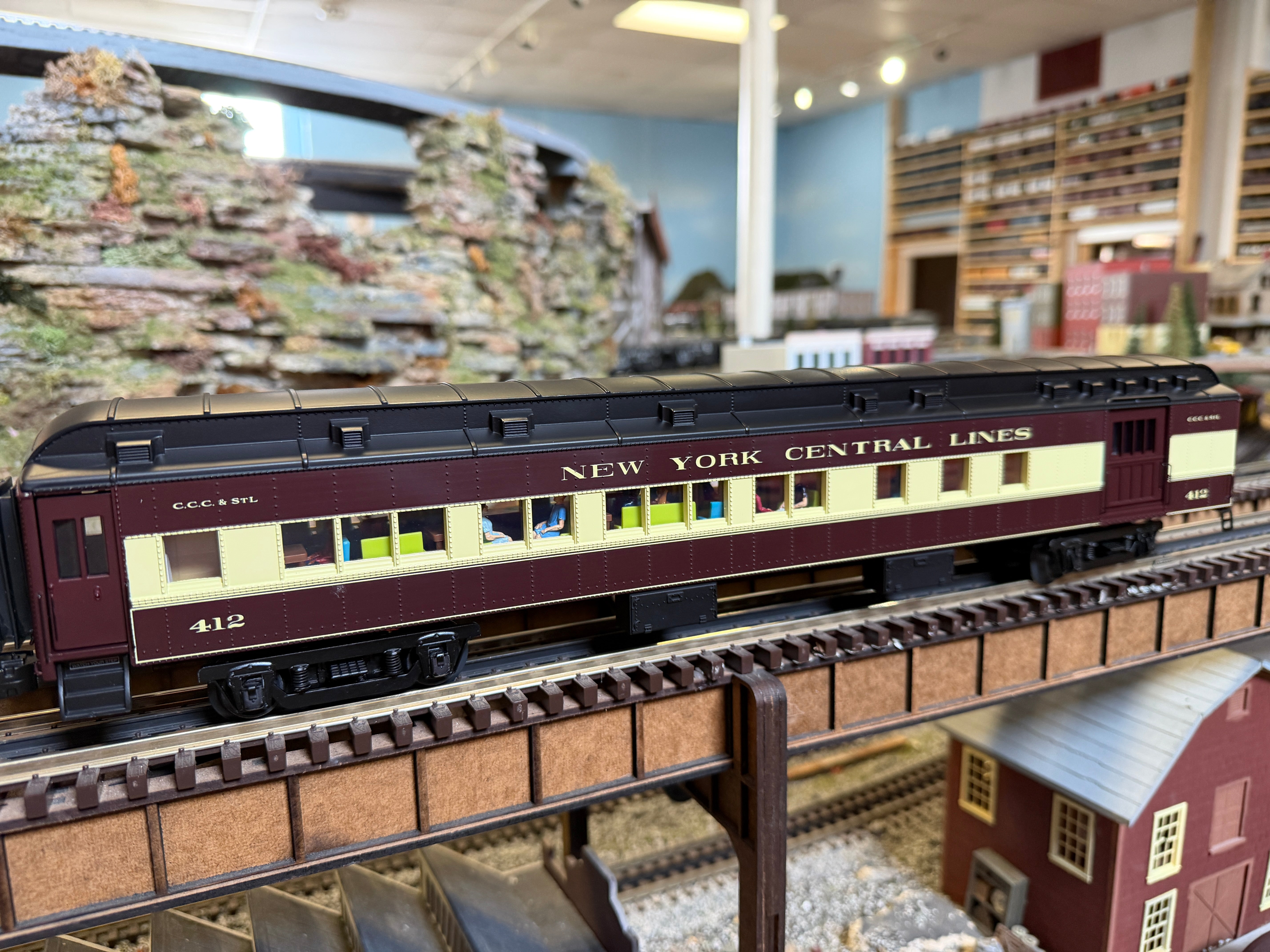 Lionel 2527560 - Niagara Falls 18" Passenger Car "New York Central" (2-Car) Set A