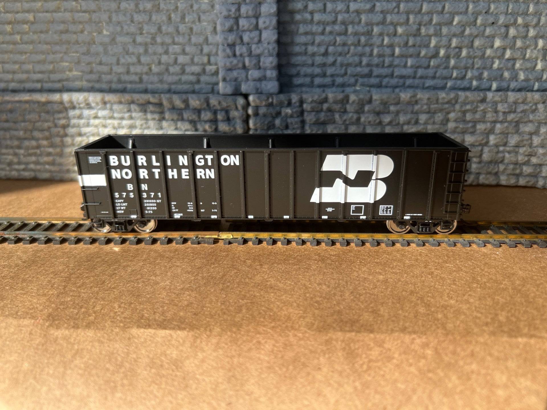 Walthers HO 910-56203 - Mainline - 50' PS4000 High-Side Gondola "Burlington Northern" #575394