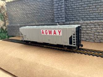 Walthers HO 910-49416 - Mainline - 50' Pullman-Standard PS-2CD 4427 3-Bay Covered Hopper "Agway TLDX" #2944