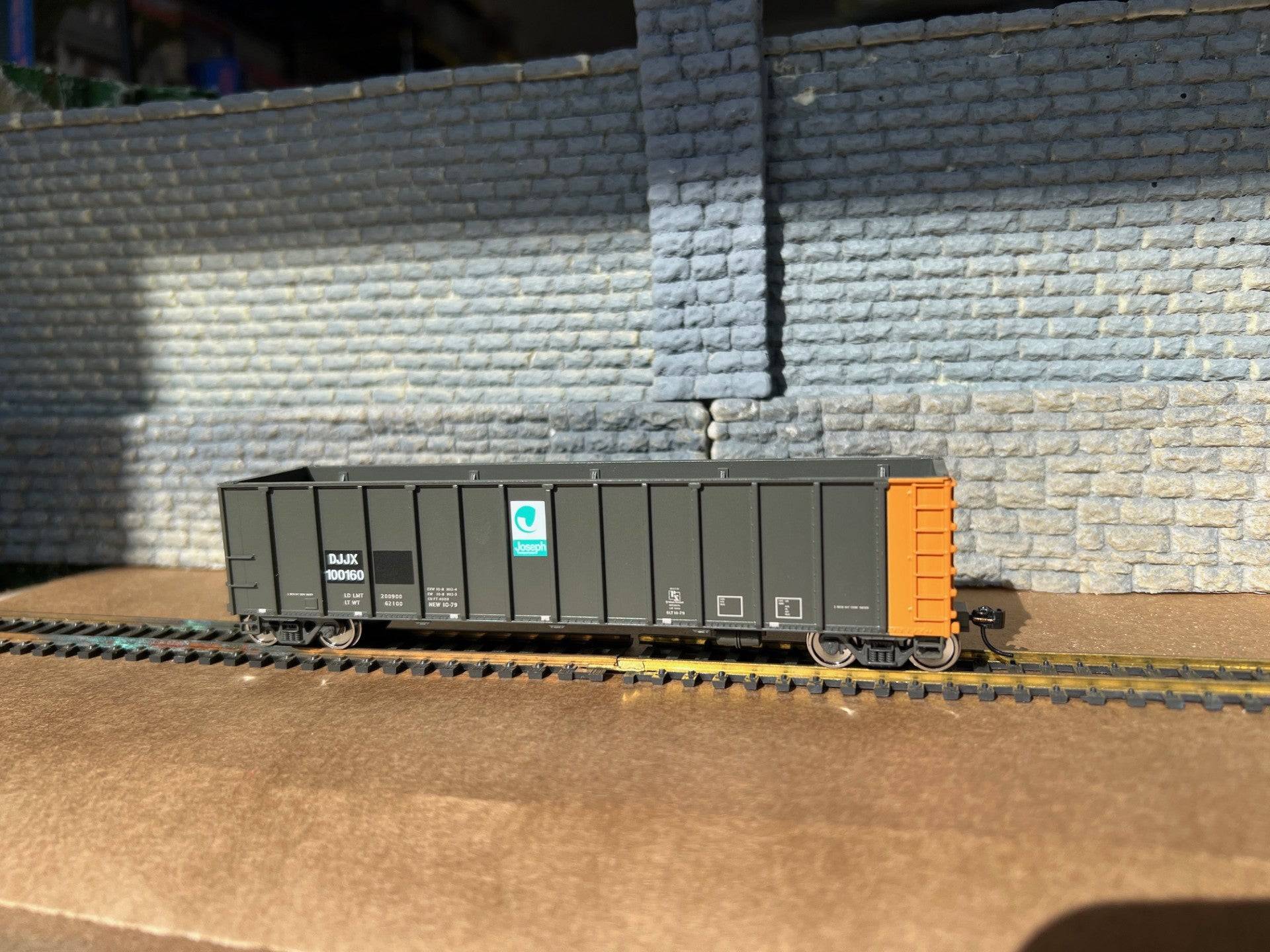 Walthers HO 910-56212 - Mainline - 50' PS4000 High-Side Gondola "Joseph Transport" #100192 (JTTX)