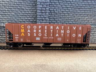Walthers HO 910-49421 - Mainline - 50' Pullman-Standard PS-2CD 4427 3-Bay Covered Hopper "CMA TLDX" #3014
