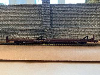 Walthers HO 910-5732 - Mainline - 89' Channel Side Flatcar "TTX" #150088 (Brown)