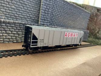 Walthers HO 910-49416 - Mainline - 50' Pullman-Standard PS-2CD 4427 3-Bay Covered Hopper "Agway TLDX" #2944