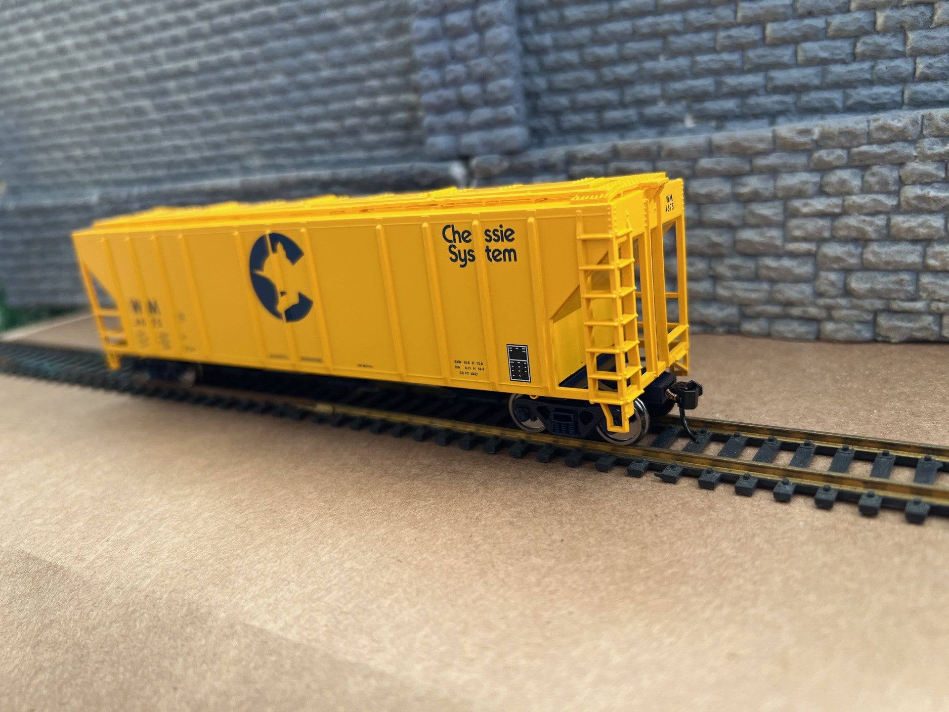 Walthers HO 910-49431 - Mainline - 50' Pullman-Standard PS-2CD 4427 3-Bay Covered Hopper "Western Maryland" #4682