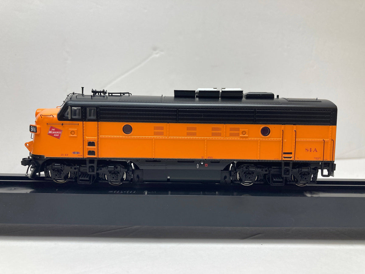 Bowser HO 24606 - Executive - EMD F-7A Diesel Locomotive "Milwuakee Road" #84A