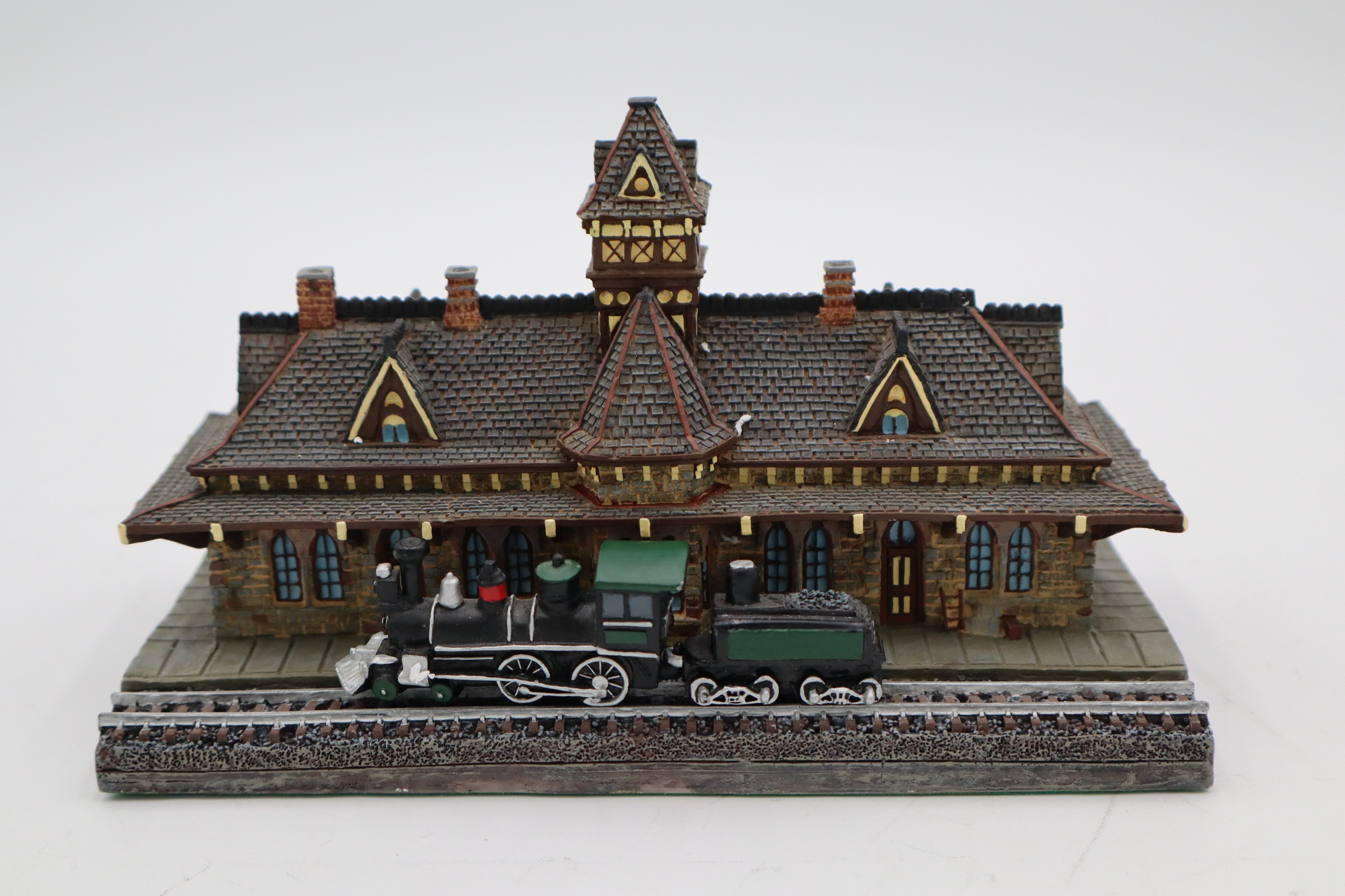 1994 Danbury Mint "The Tenafly Railroad Station"-Second hand-M8387