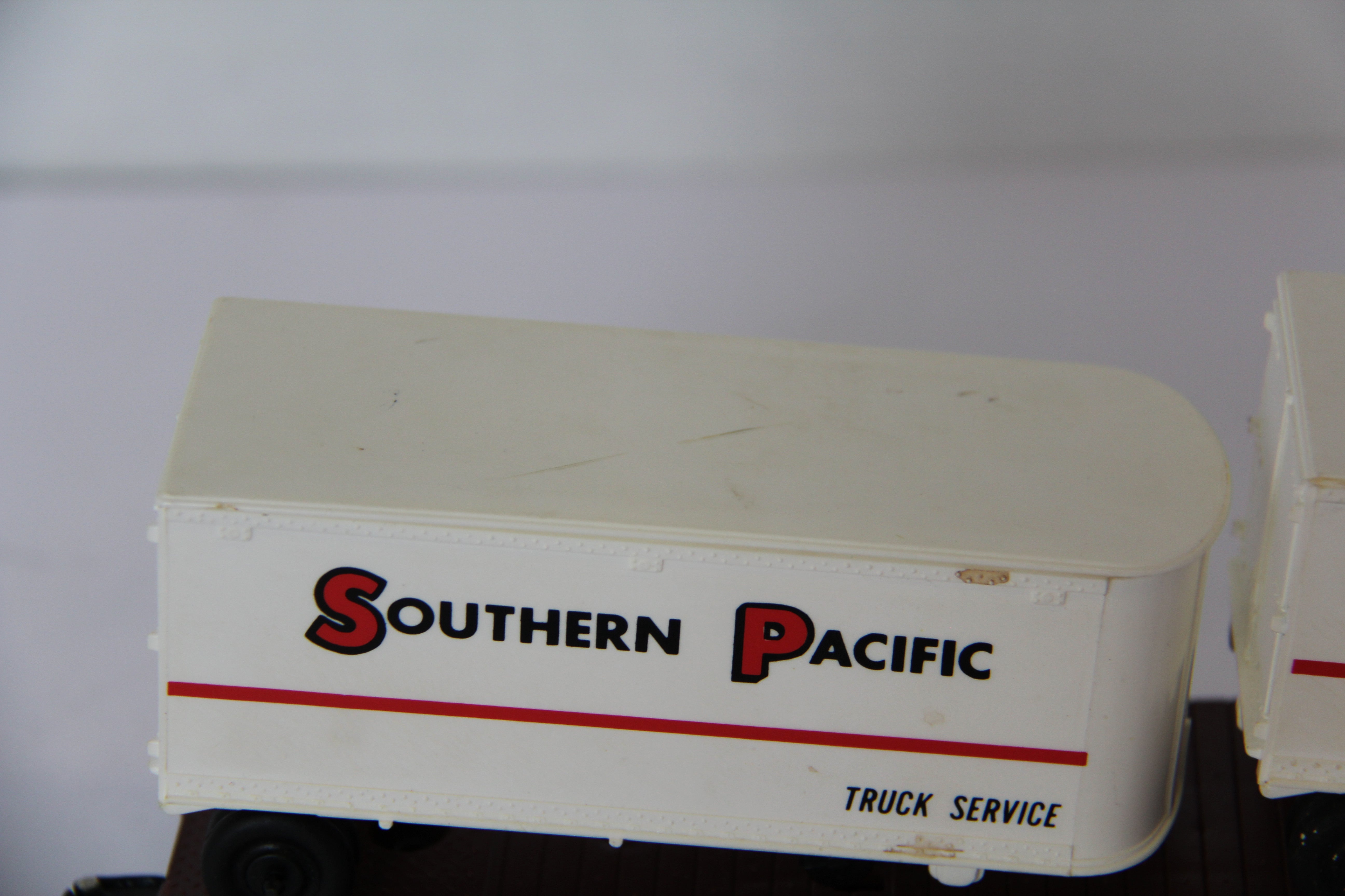 Lionel Southern Pacific Flatcar w/ 2 Piggyback Trailers-Second hand-M7781