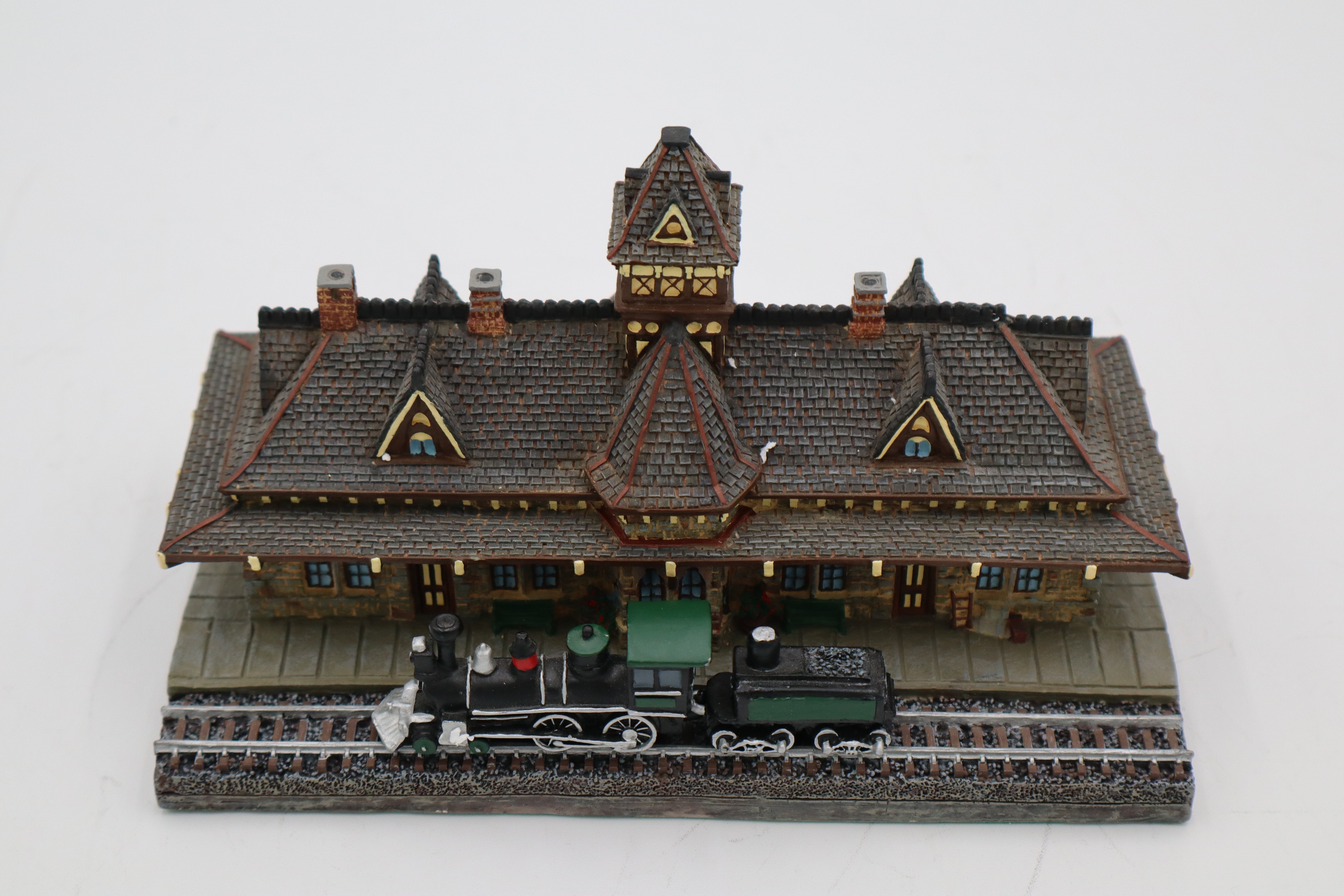1994 Danbury Mint "The Tenafly Railroad Station"-Second hand-M8387