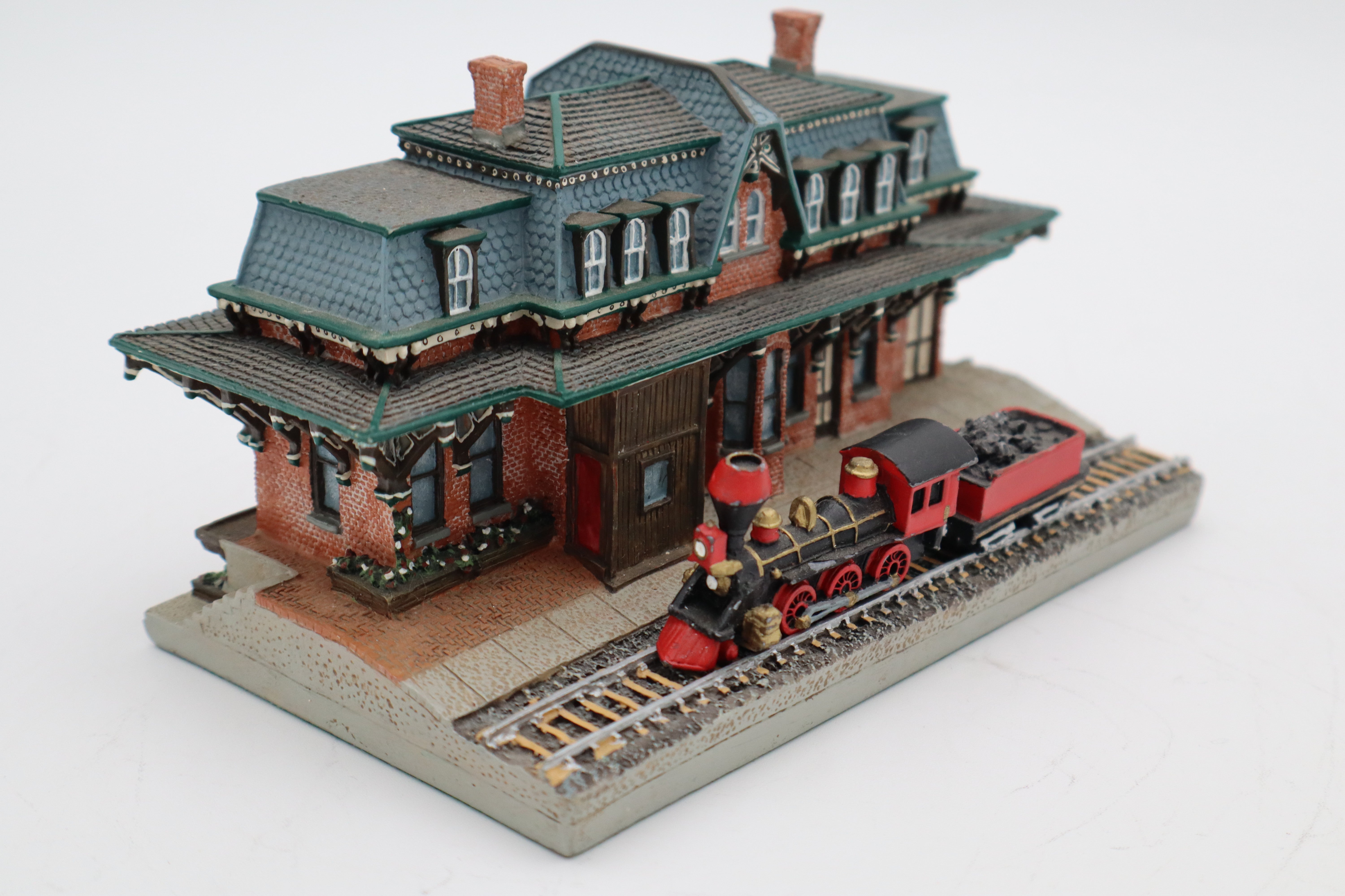 1993 Danbury Mint "The Bethlehem Railroad Station"-Second hand-M8388