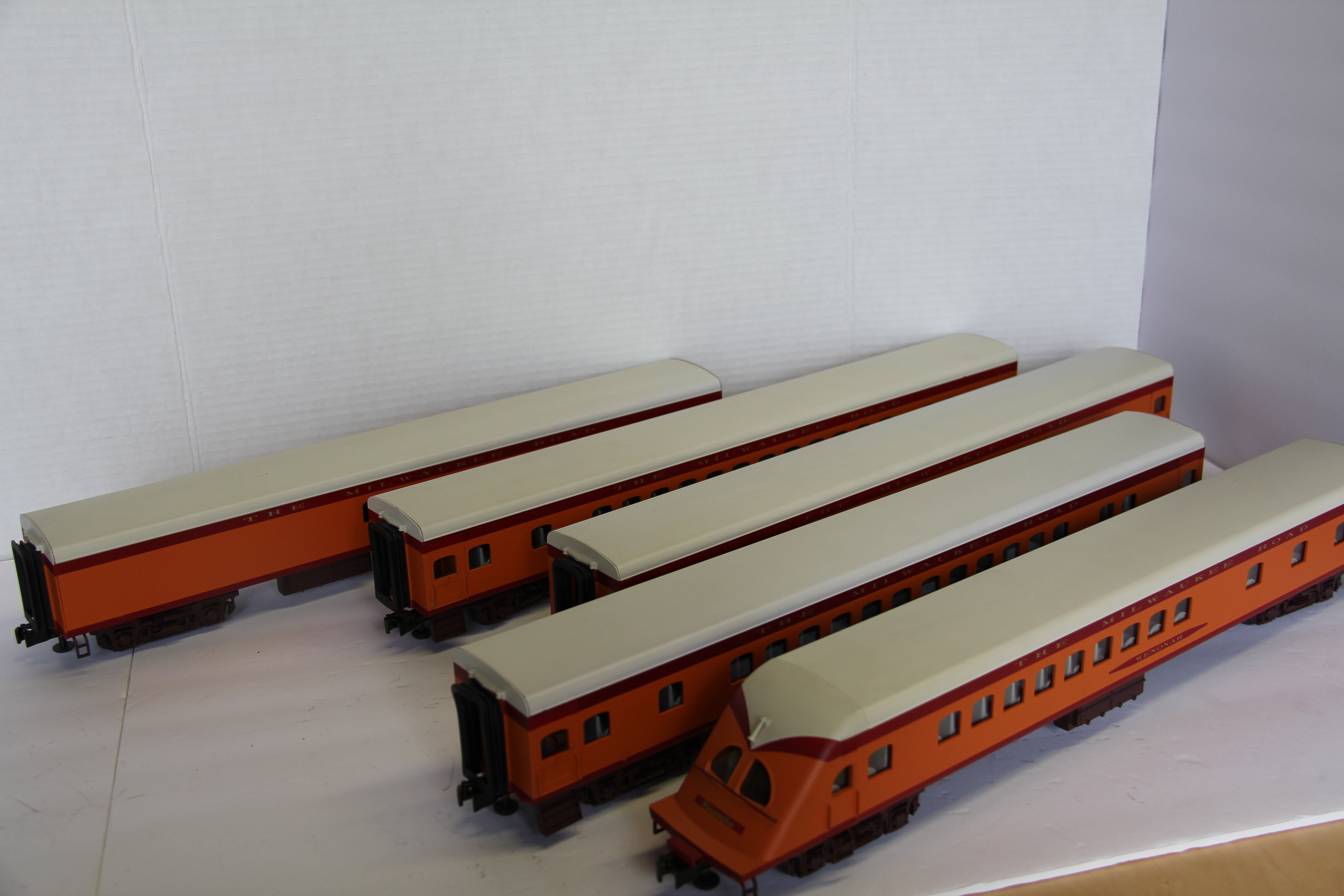 Weaver The Milwaukee Road Hiawatha 21" Passenger Cars-5 Set-Second hand-M6118