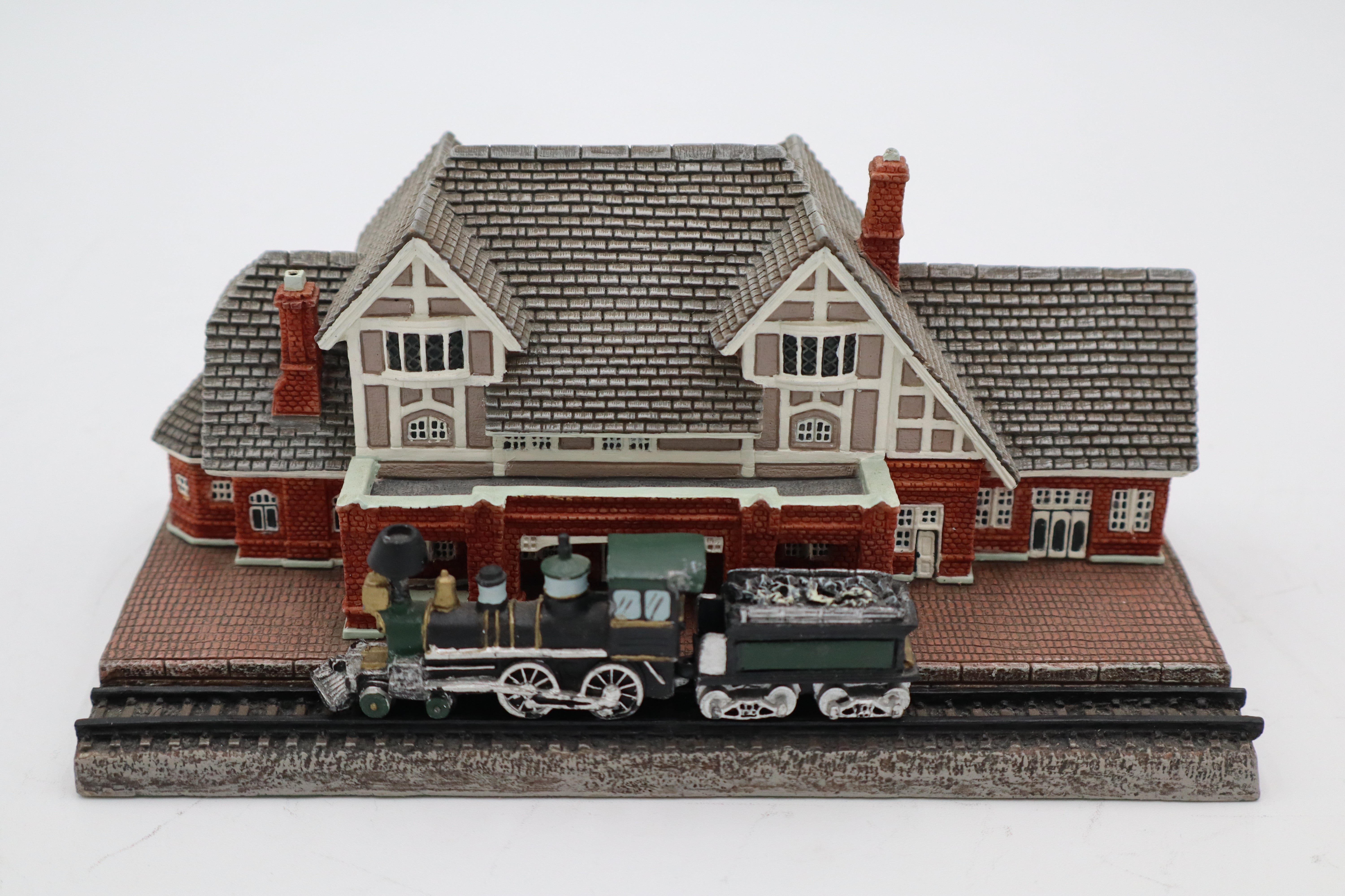 1993 Danbury Mint "The Flagstaff Railroad Station"-Second hand-M8389