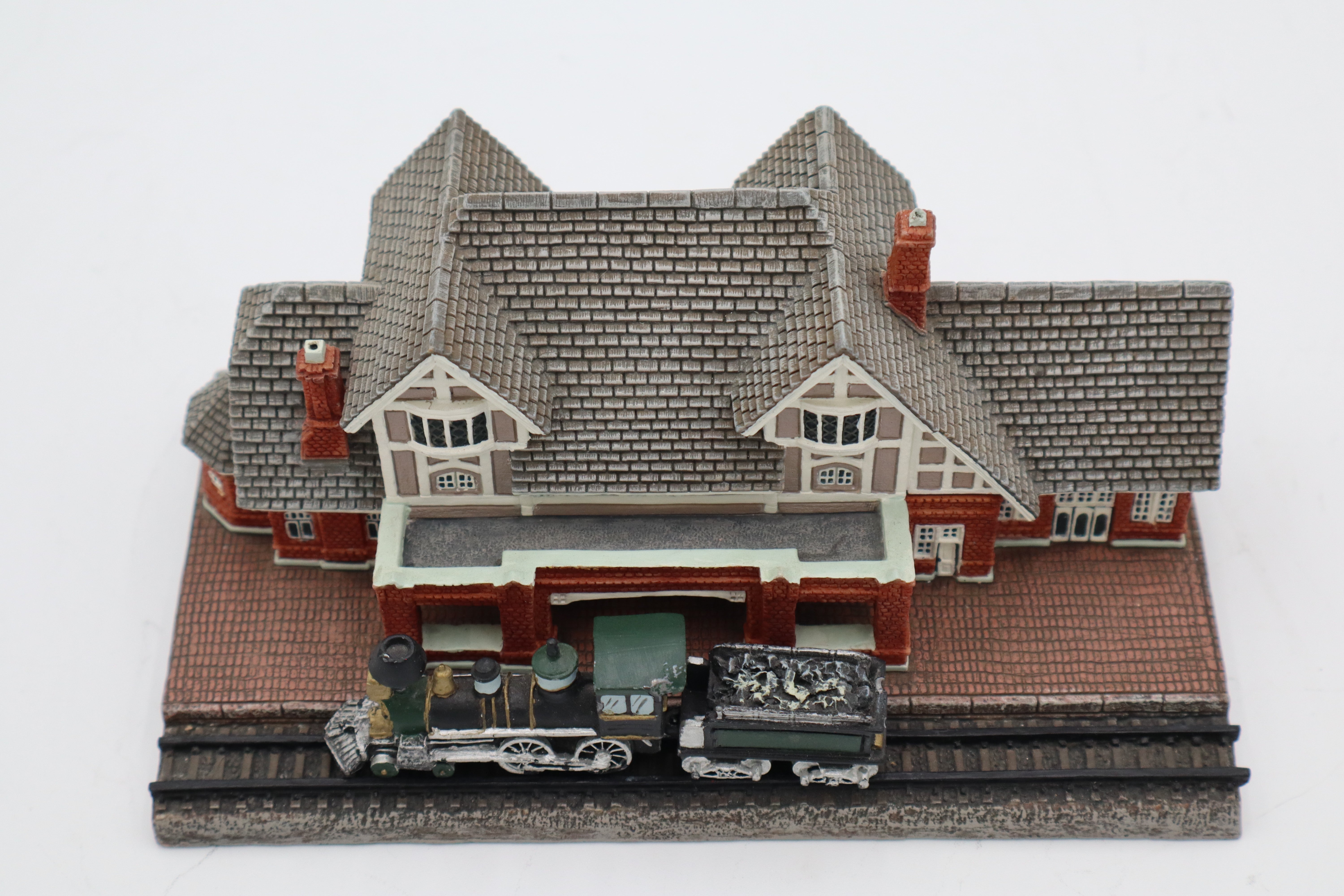 1993 Danbury Mint "The Flagstaff Railroad Station"-Second hand-M8389