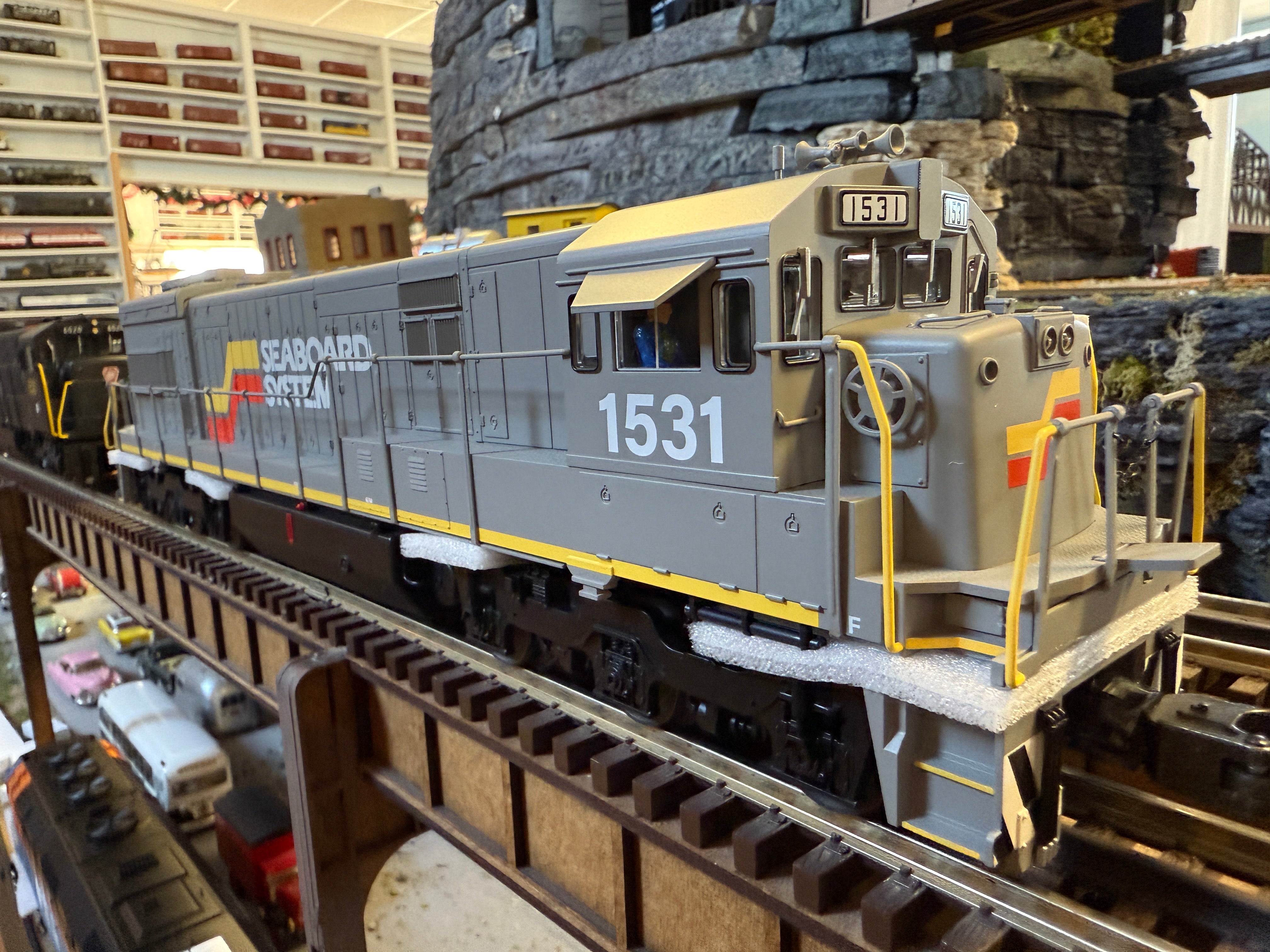 Lionel 2433772 - Legacy U28C Diesel Locomotive "Seaboard System" #1532