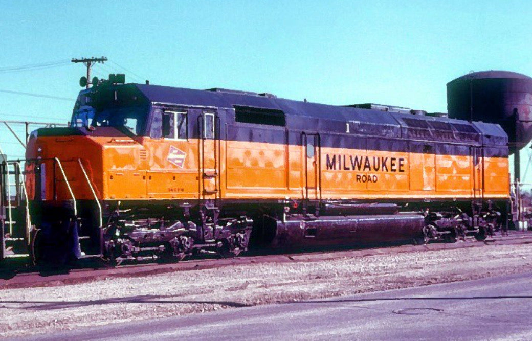 MTH 30-21224-1 - FP45 Diesel Locomotive "Milwaukee Road" #1 w/ PS3