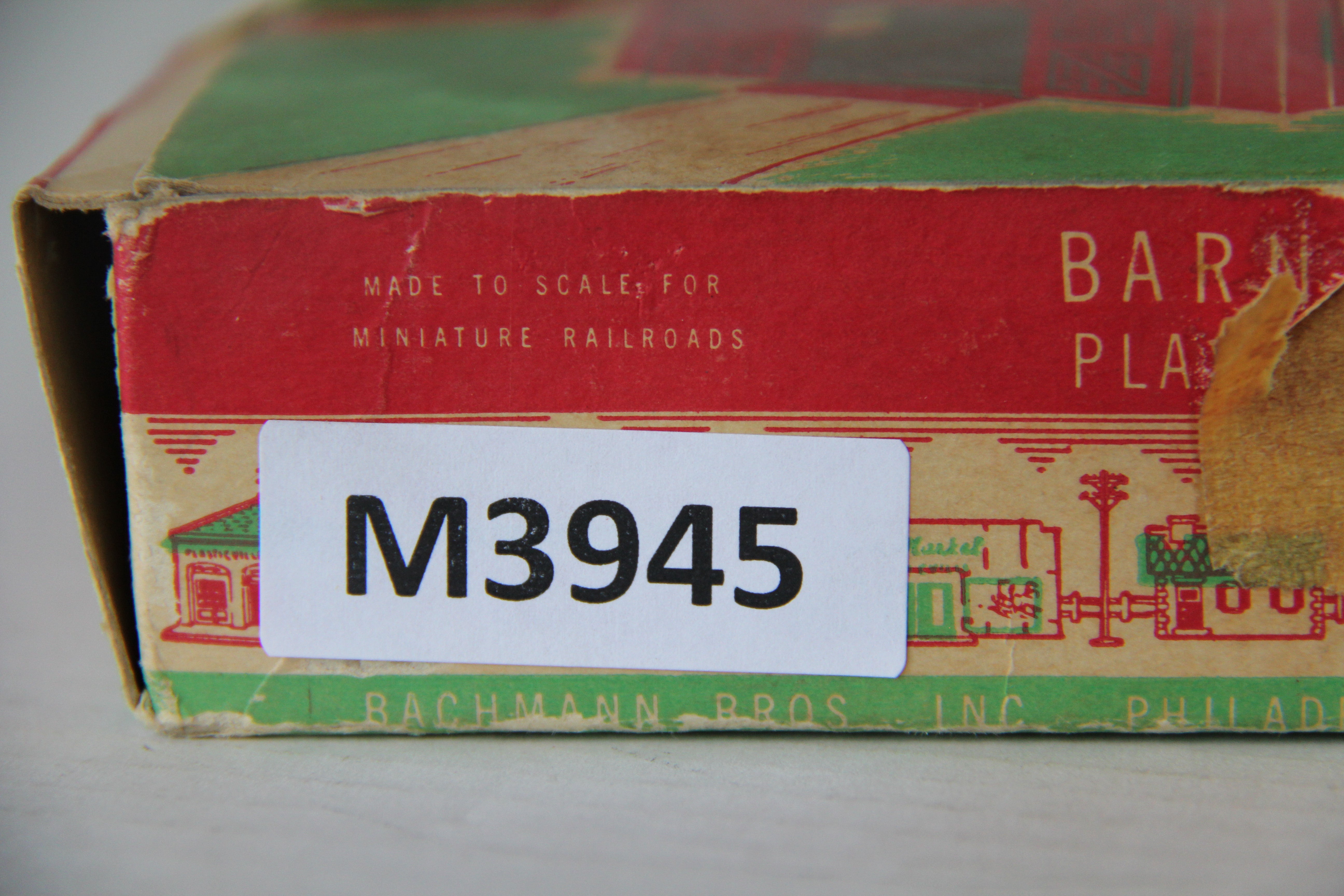 Bachmann Plasticville USA Barn White-Red-Second hand-M3945