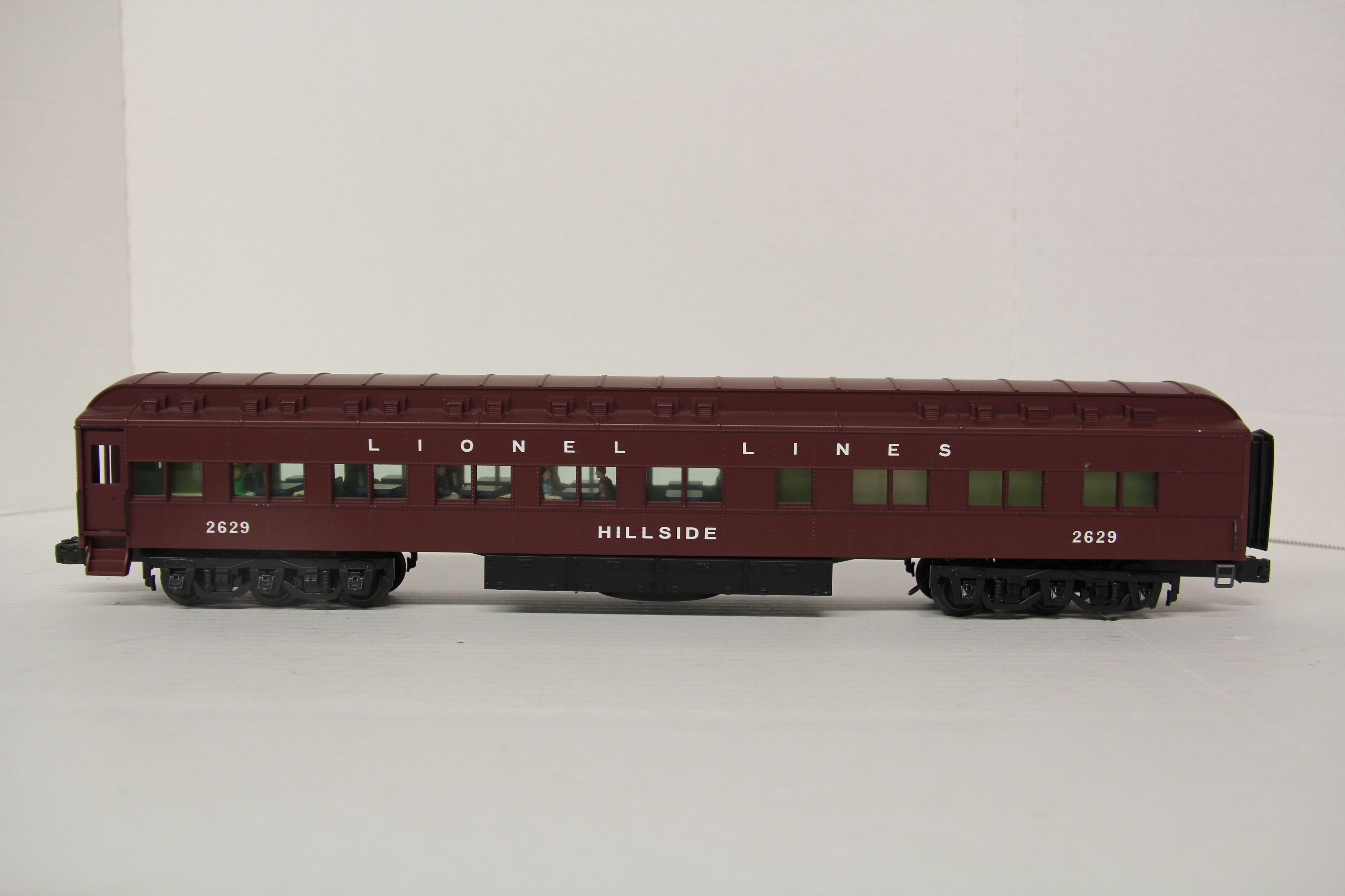 Lionel Lines Hillside Passenger Car #2629-18"-Second hand-M6122
