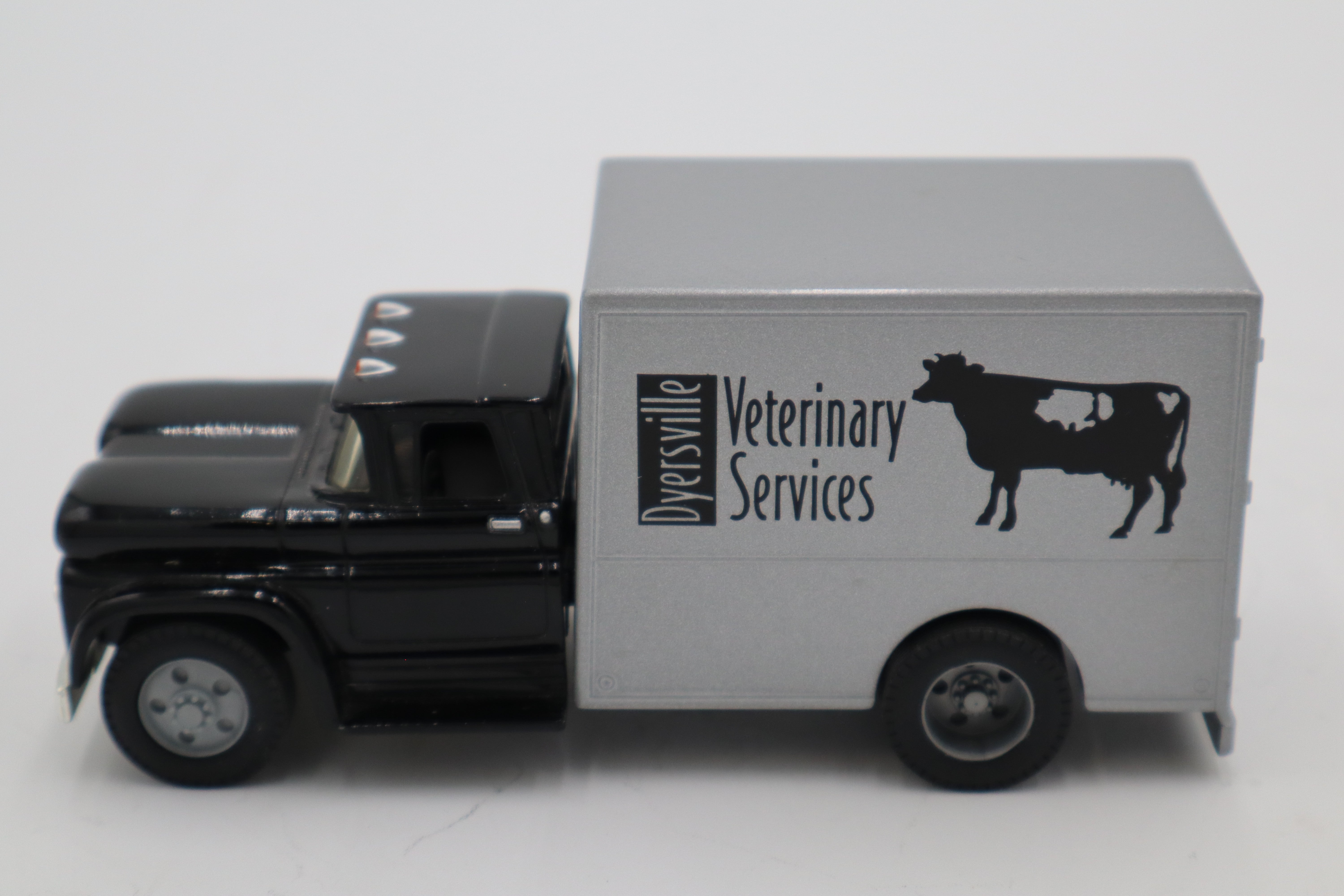 Ertl Collectibles #19435 Lionel Dyersville Vet Truck 1:43-Second hand-M8395