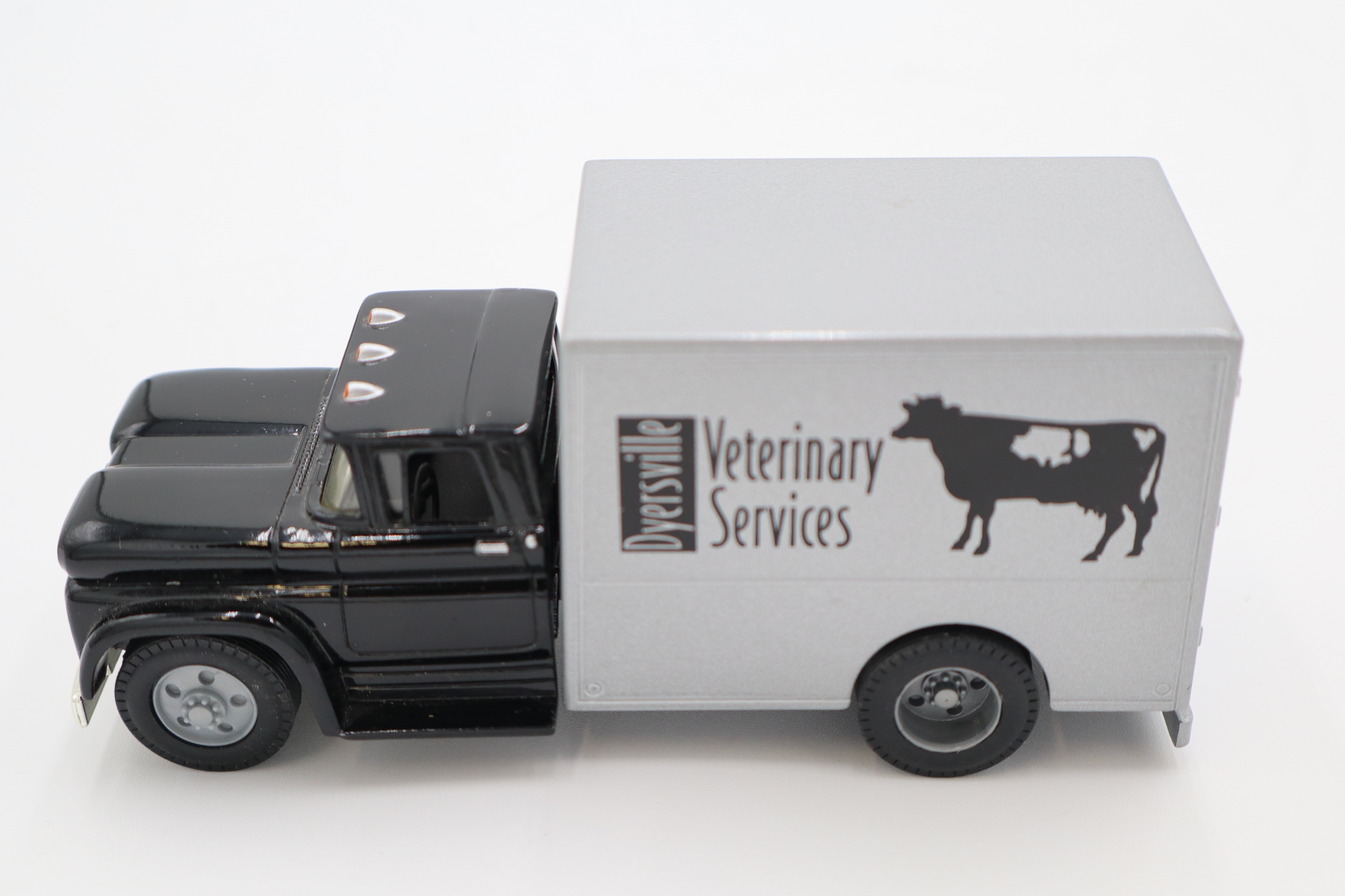 Ertl Collectibles #19435 Lionel Dyersville Vet Truck 1:43-Second hand-M8395