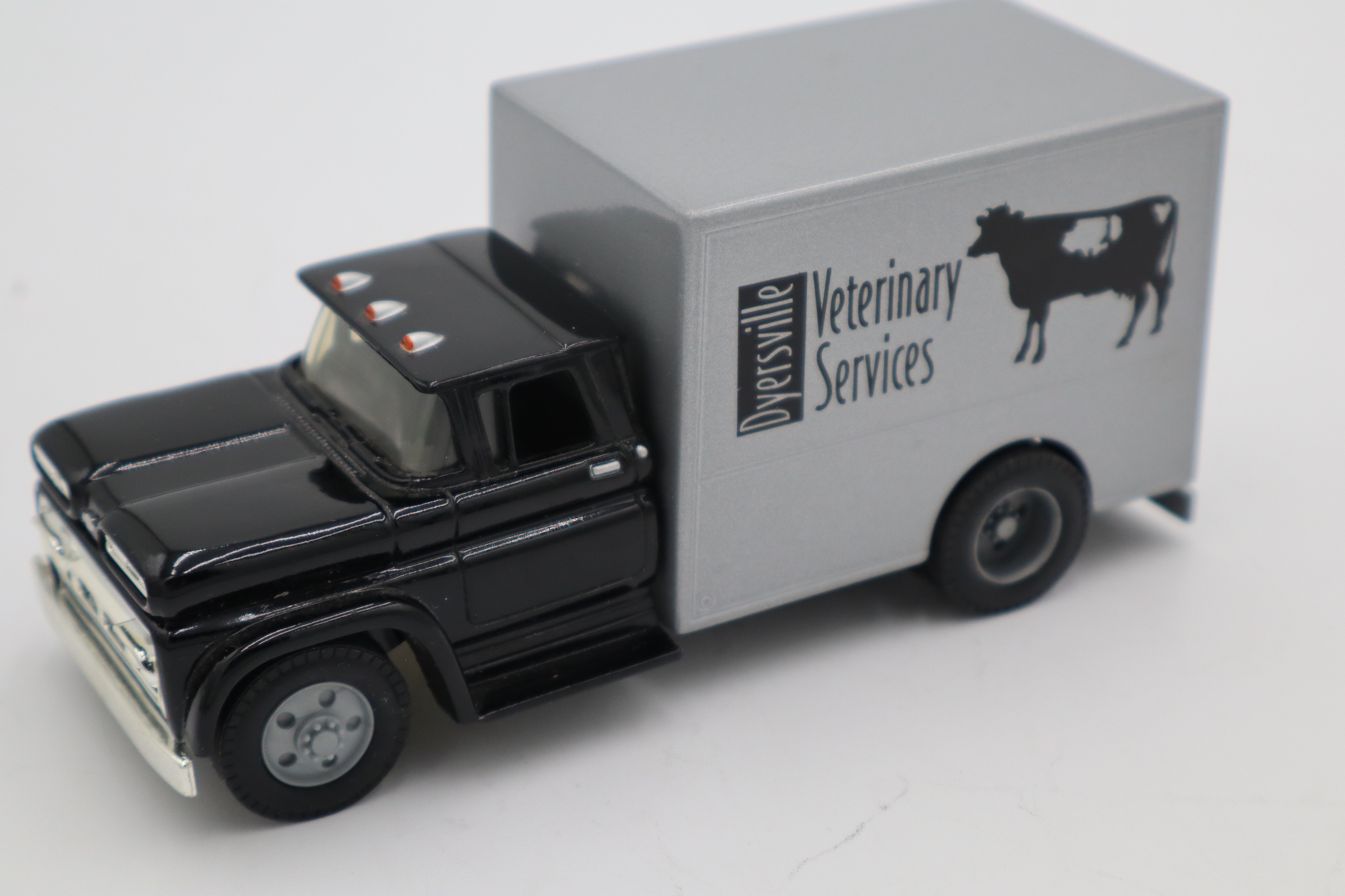 Ertl Collectibles #19435 Lionel Dyersville Vet Truck 1:43-Second hand-M8395