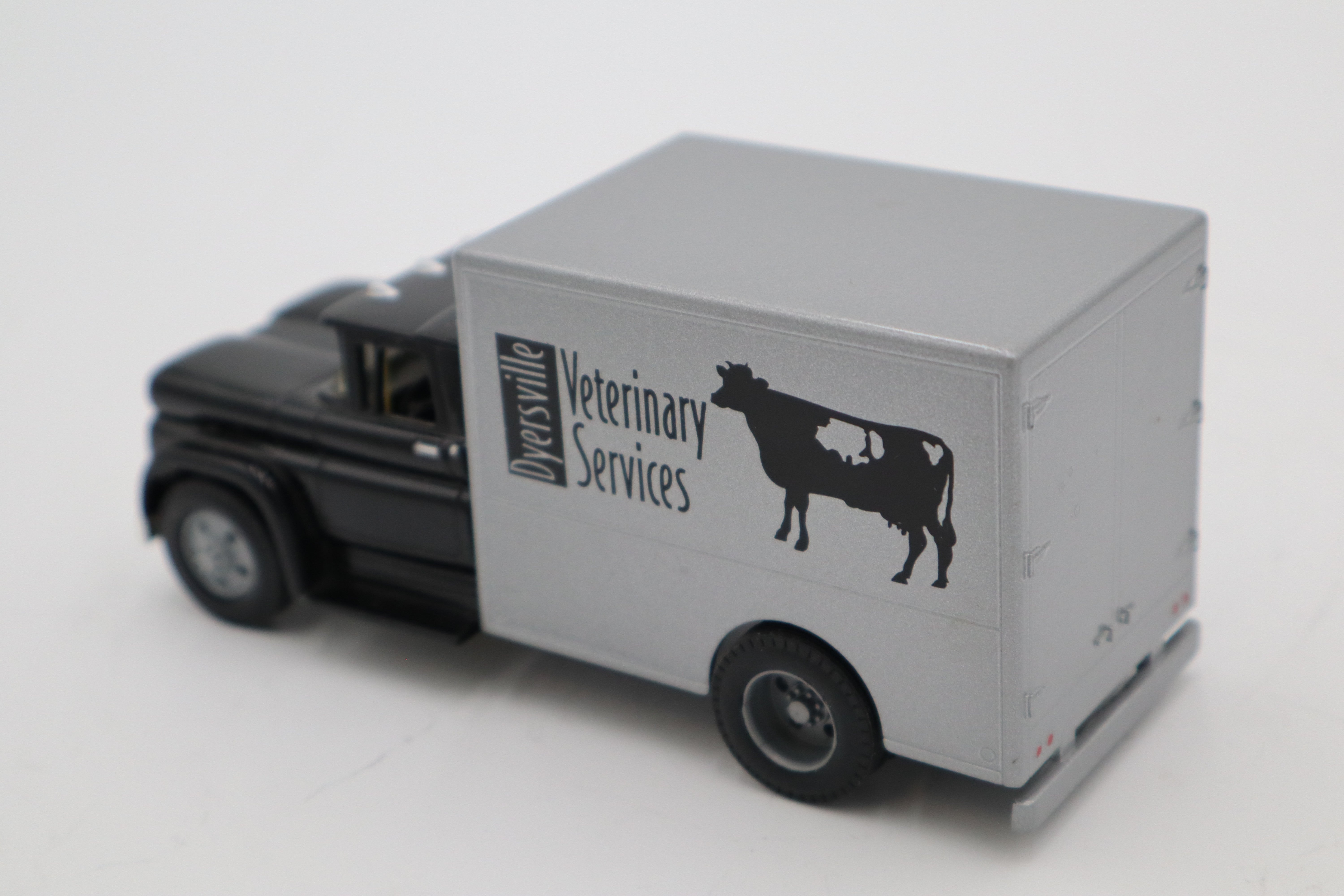 Ertl Collectibles #19435 Lionel Dyersville Vet Truck 1:43-Second hand-M8395