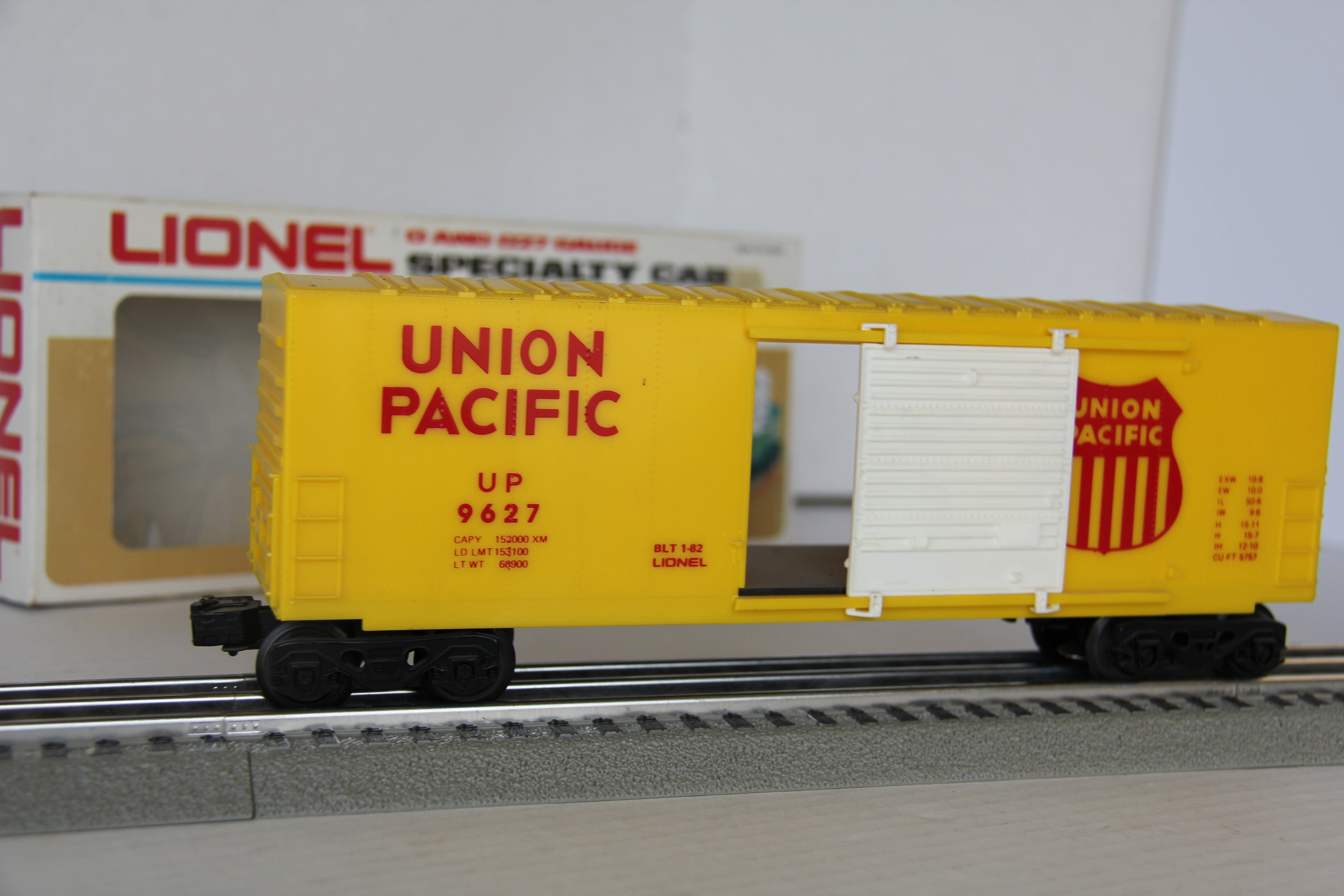 Lionel 6-9627 Union Pacific Hi-Cube Box Car-Second hand-M3954