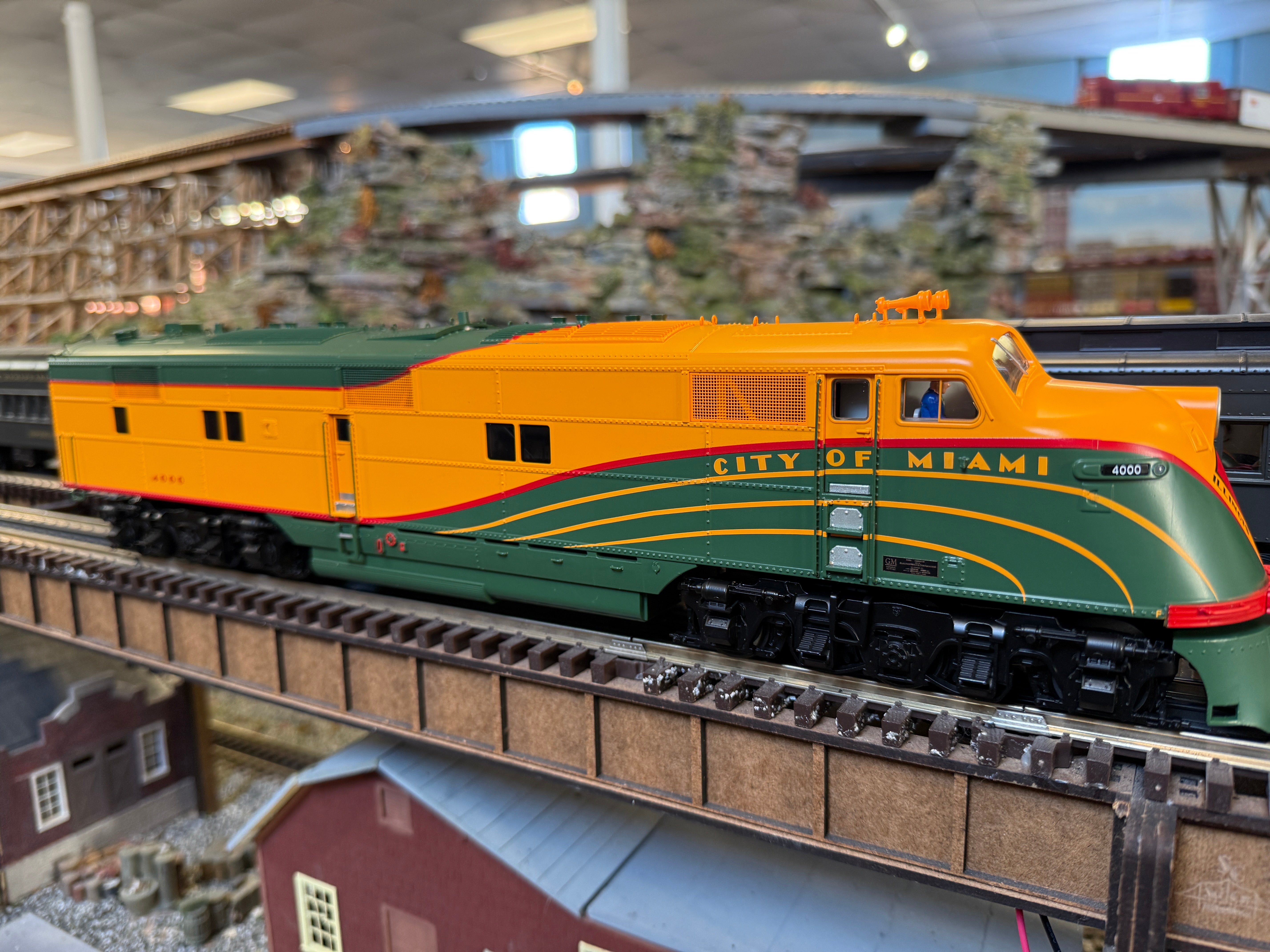 Lionel 2422090 - Legacy City of Miami "Illinois Central" Passenger Set