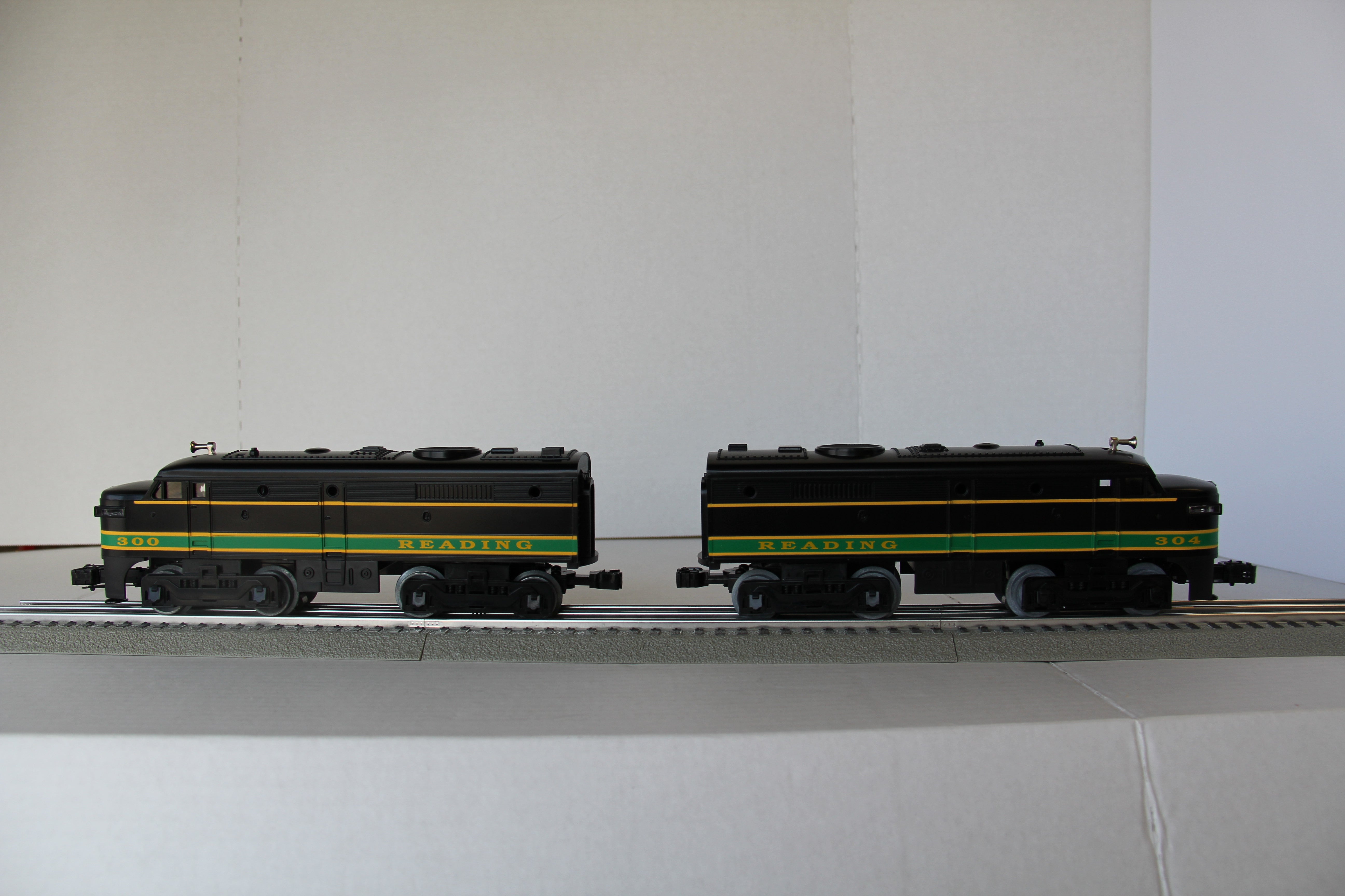 Lionel 6-18934 Reading FA-2 Alco AA Diesel Engines-Second hand-M3959