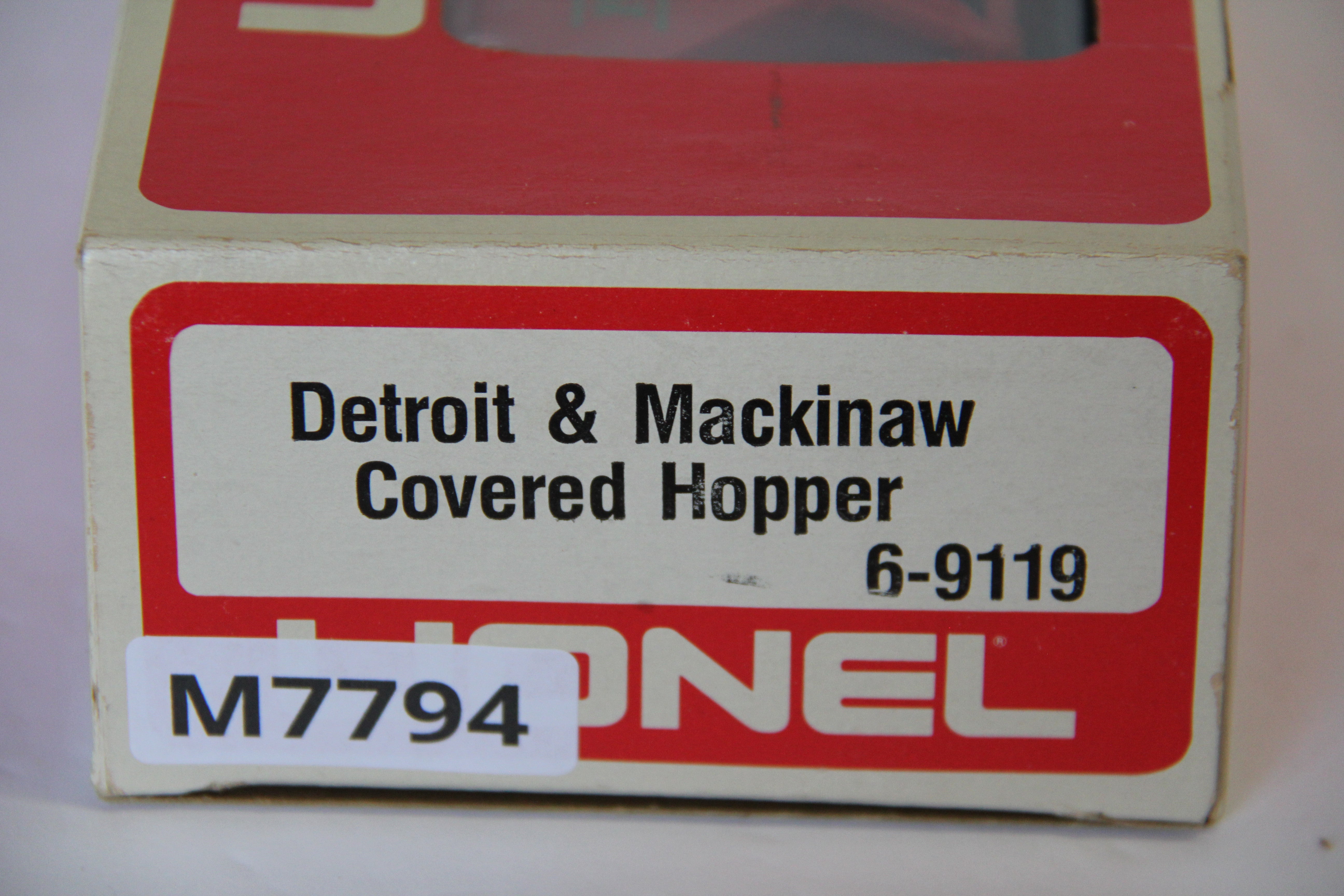 Lionel 6-9119 Detroit & Mackinaw Covered Hopper-M7794
