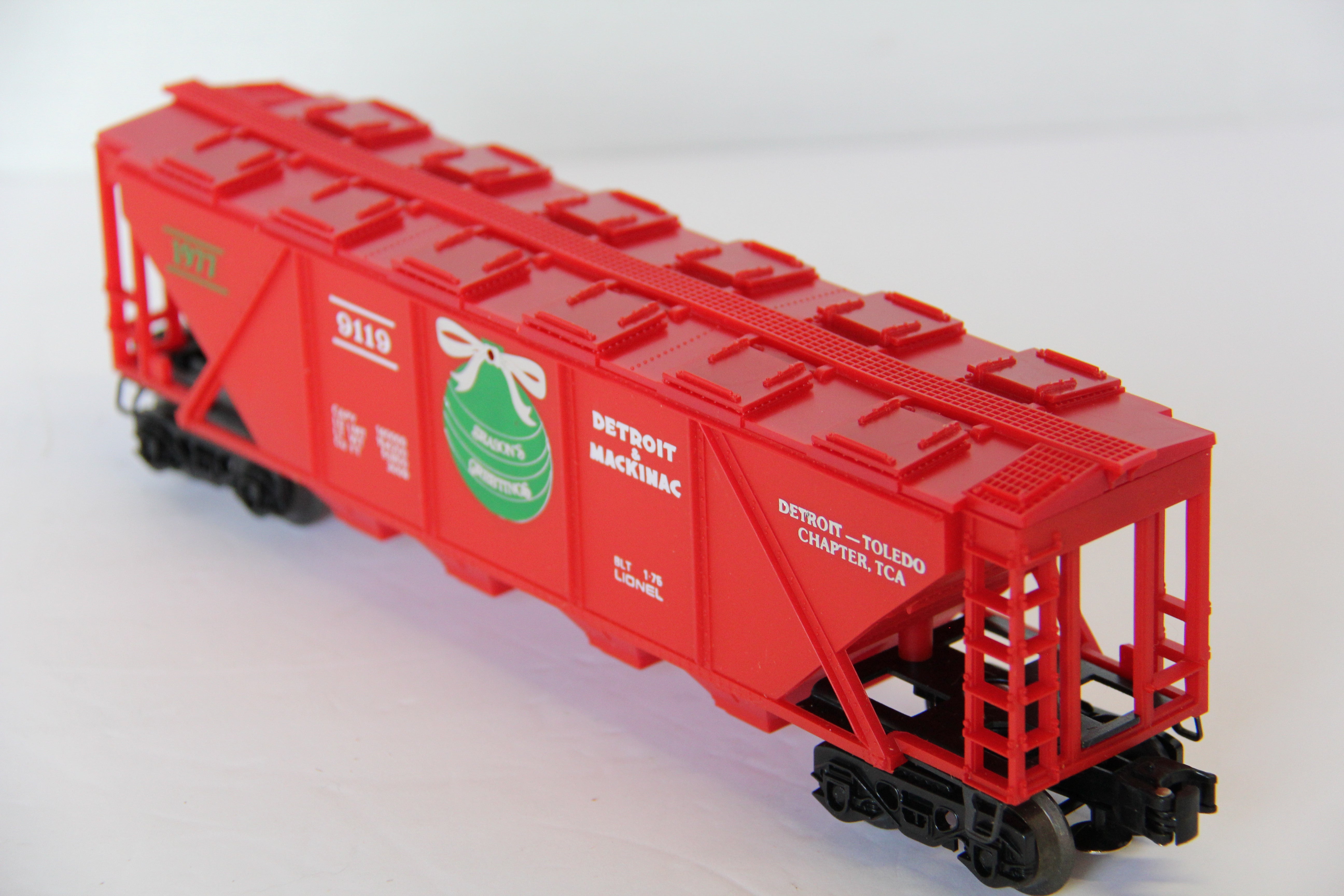 Lionel 6-9119 Detroit & Mackinaw Covered Hopper-M7794