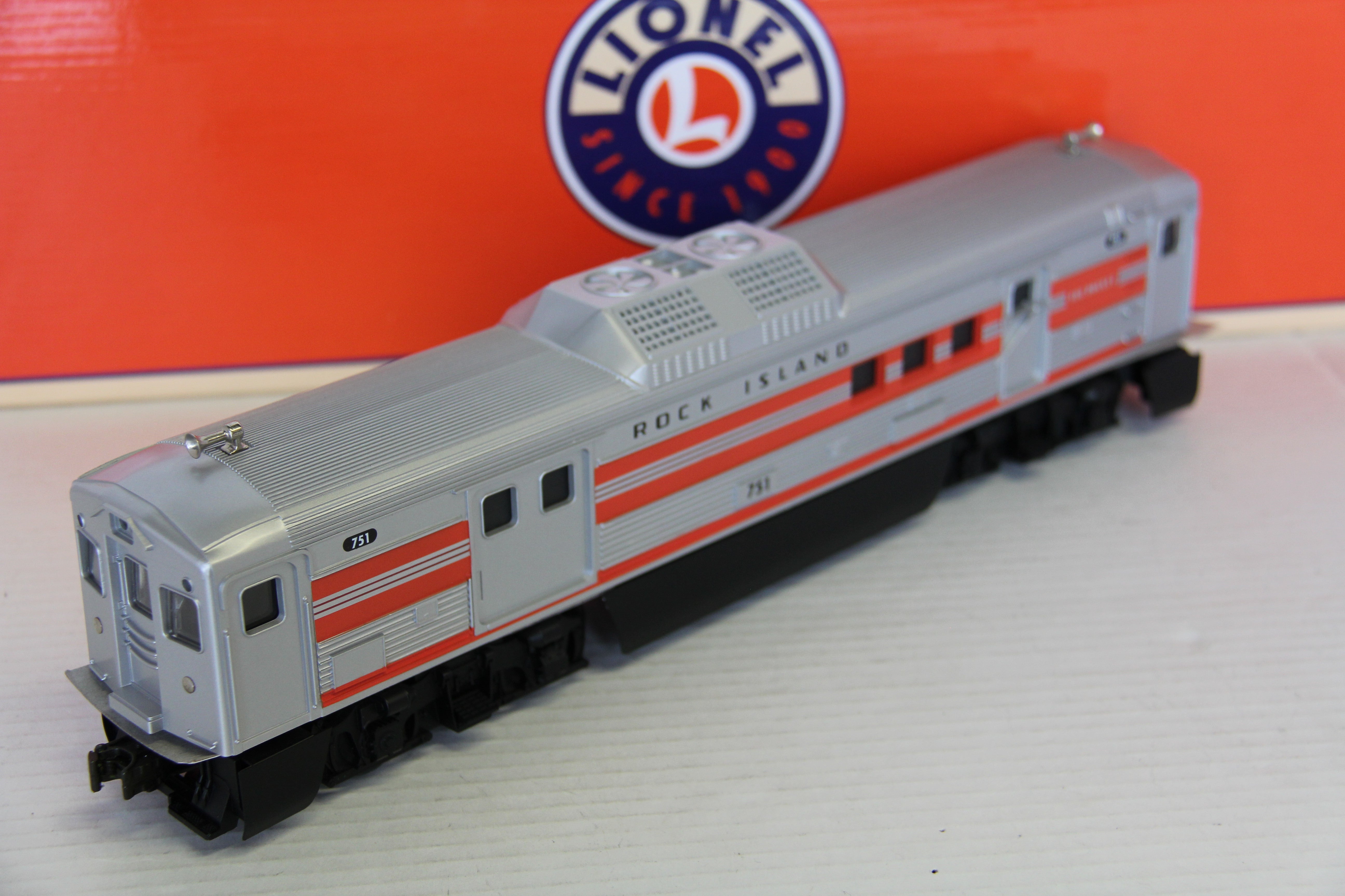 Lionel 6-35497 & 6-35498 Rock Island Budd Combo Car and Coach Car-2 Set-Second hand-M7449 - MrMuffin'sTrains