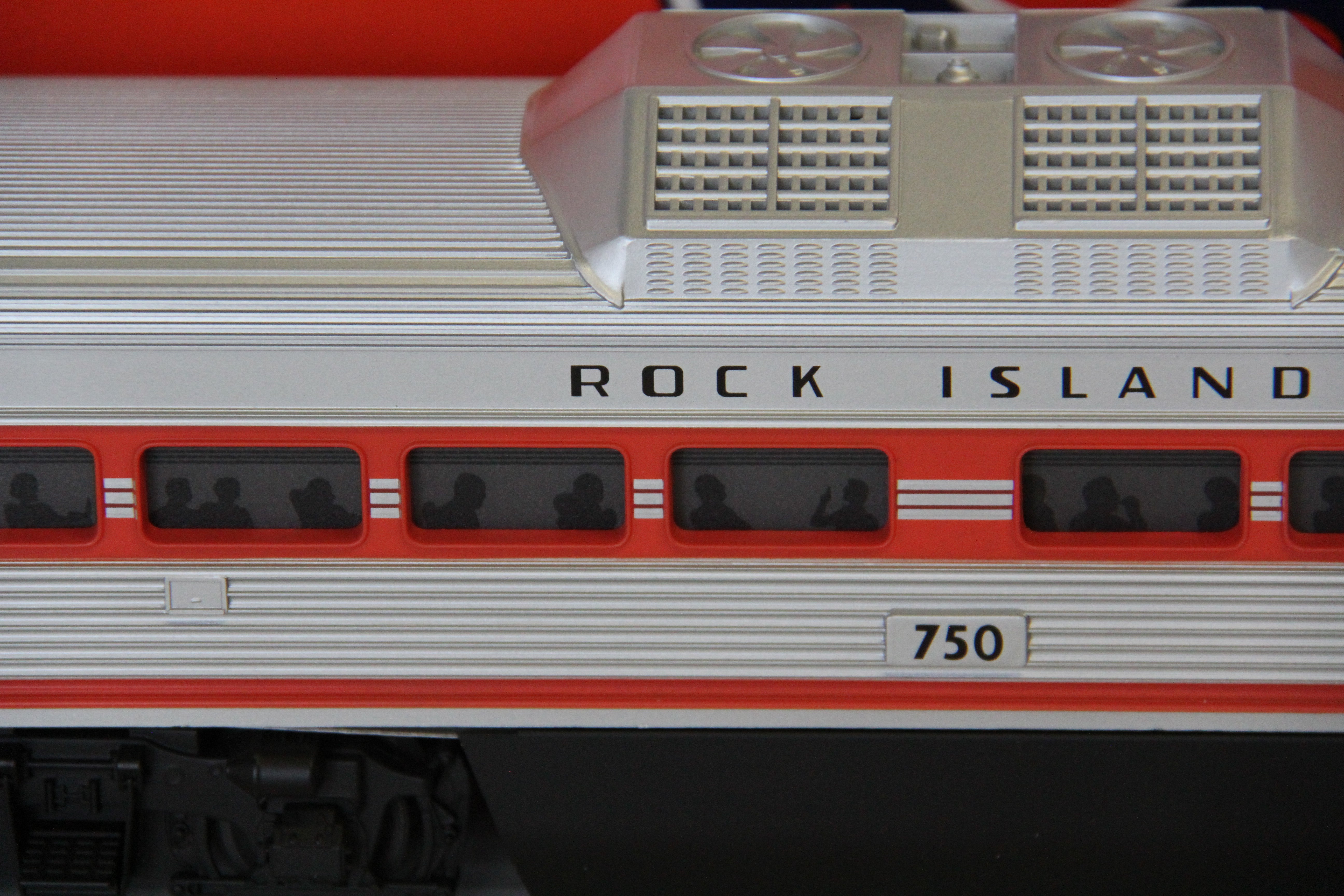 Lionel 6-35497 & 6-35498 Rock Island Budd Combo Car and Coach Car-2 Set-Second hand-M7449 - MrMuffin'sTrains