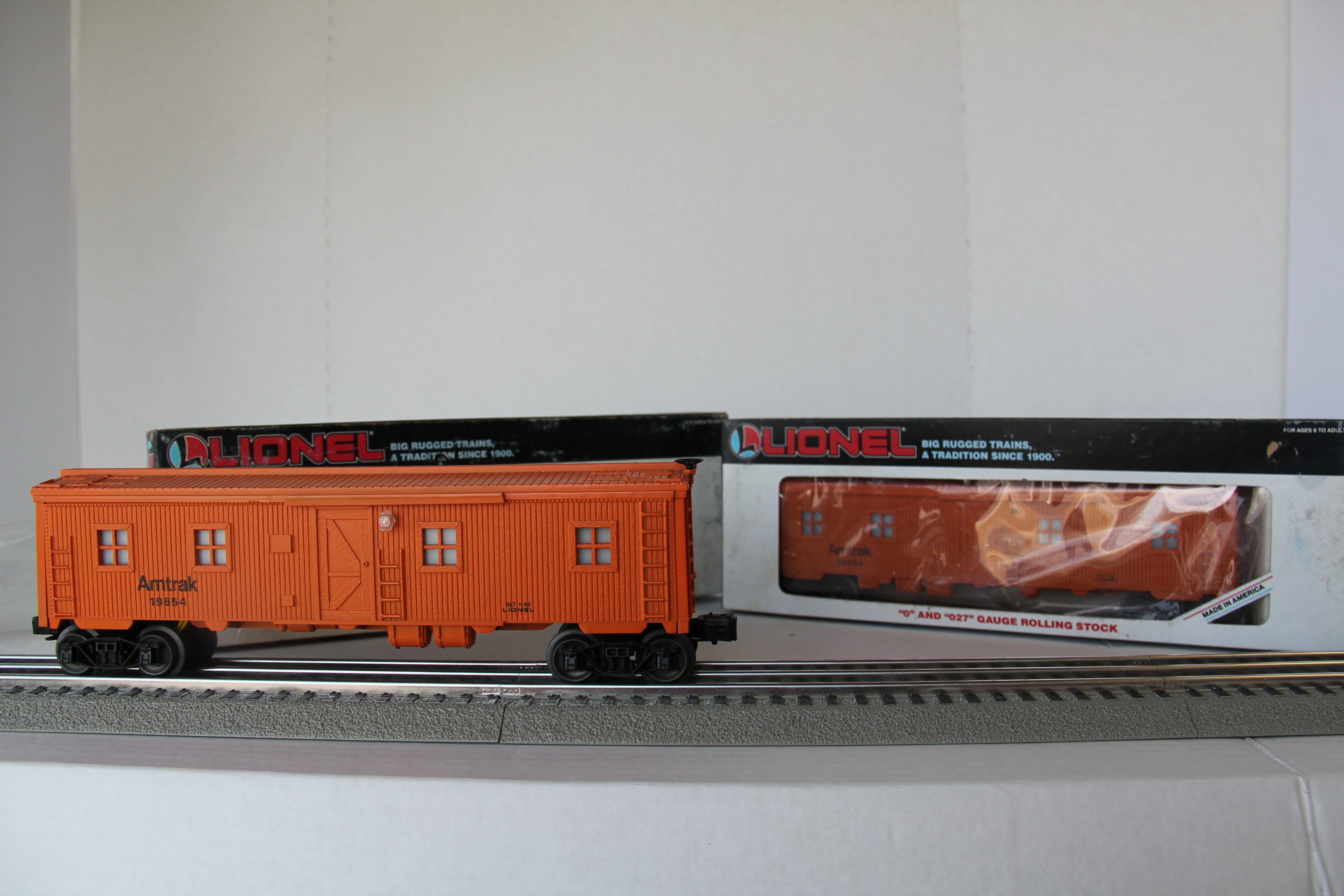Lionel 6-19654 Amtrak Bunk Car with Lighted Interior 3 Car Set-Second hand-M3964