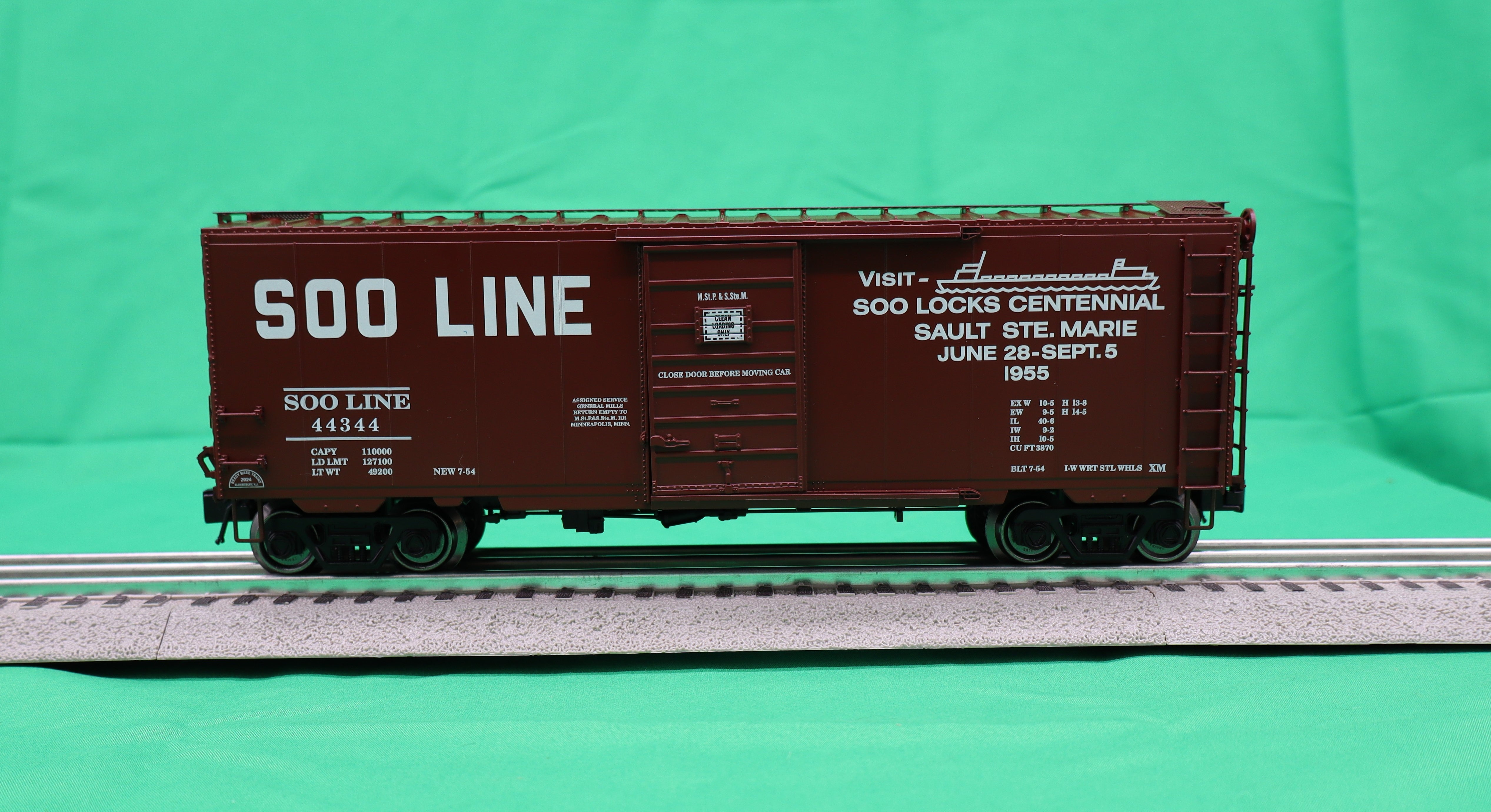 Ready Made Trains RMT-96474 - 40" PS-1 Box Car "SOO Line" (50th Anniversary) - Custom Run for MrMuffin'sTrains