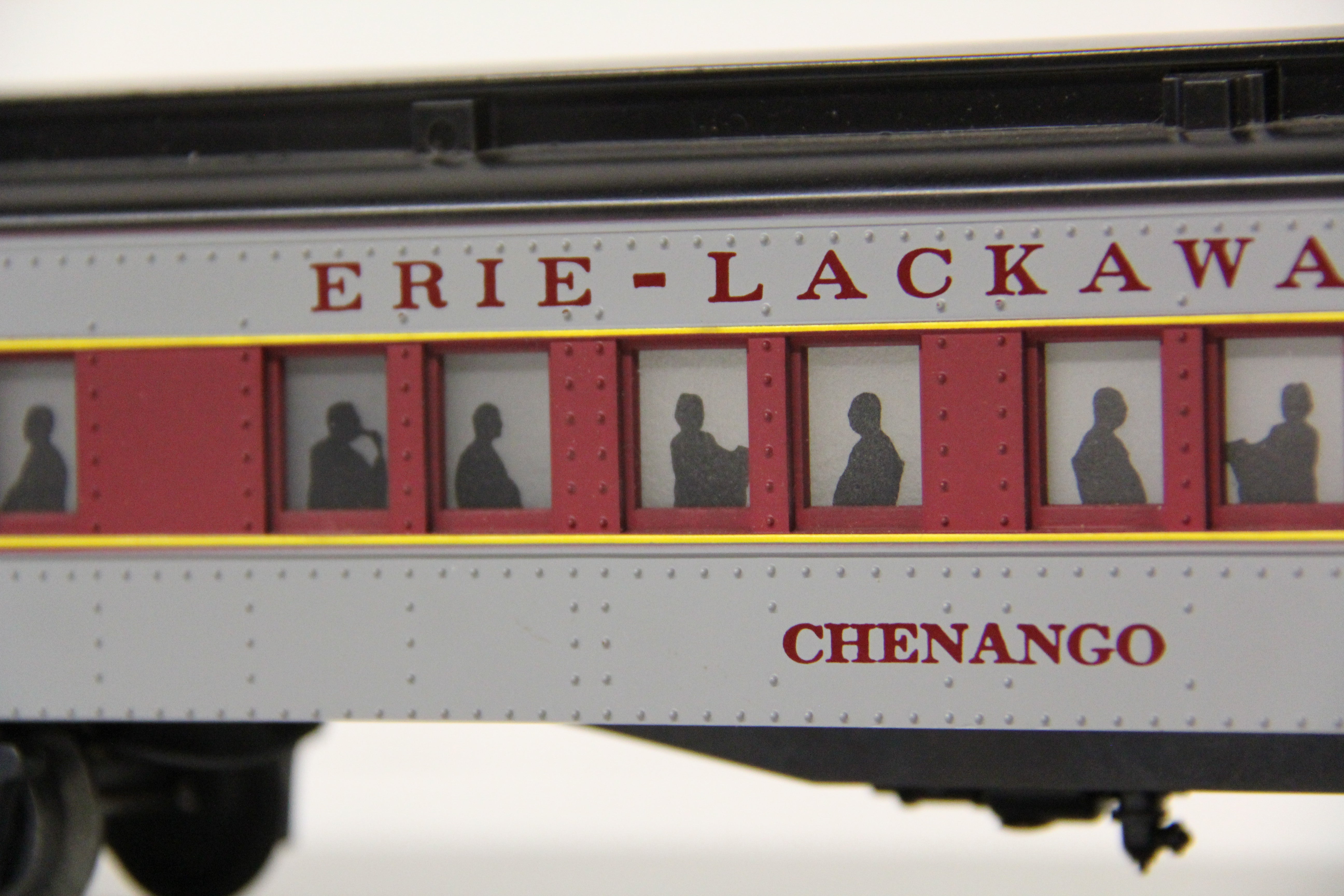 Erie Lackawanna 15" Passenger Car "Chenango" #530 -Second hand-M6135