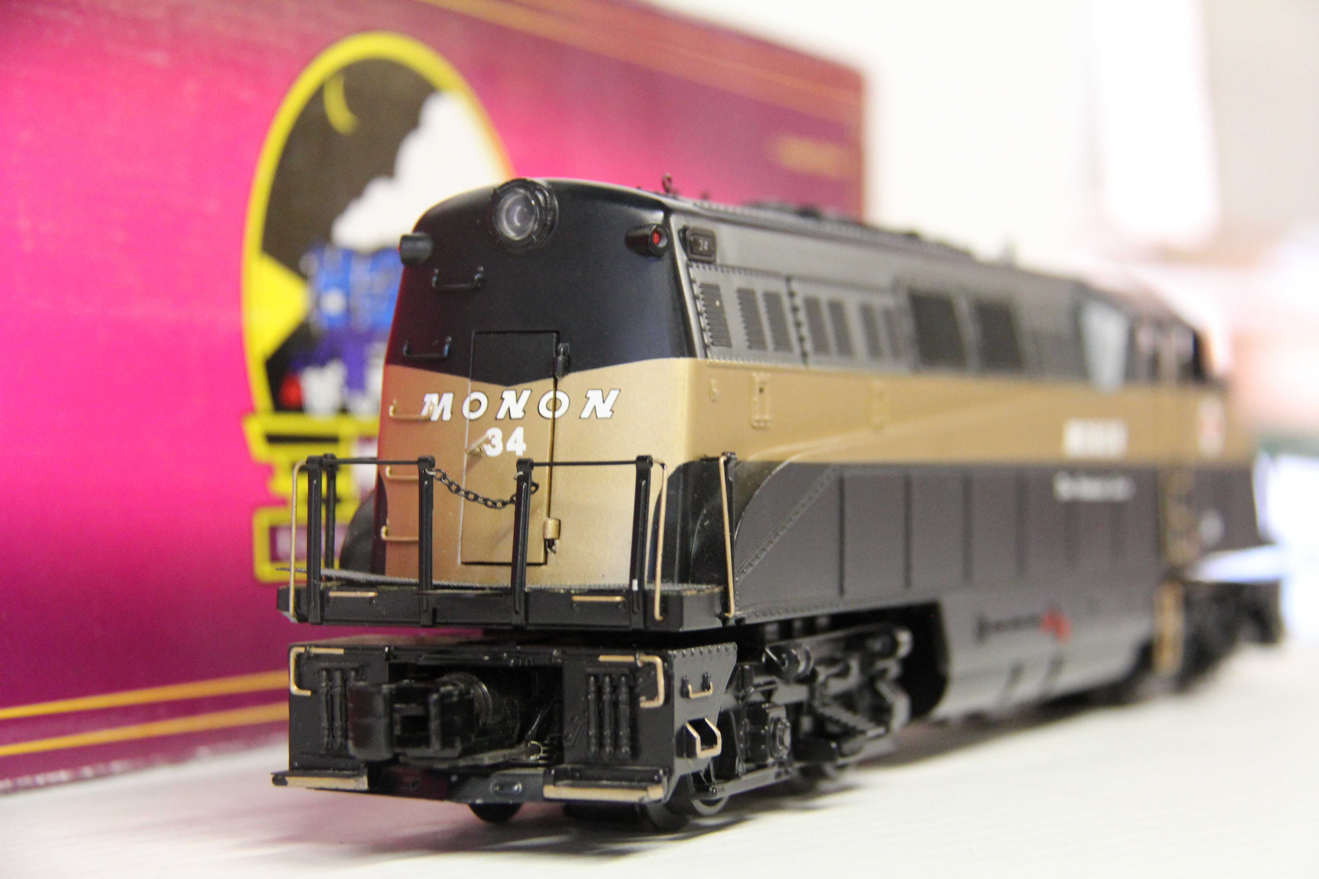MTH 20-2687-1 Monon #34 BL-2 Diesel Engine with PS2-Second hand-M5911