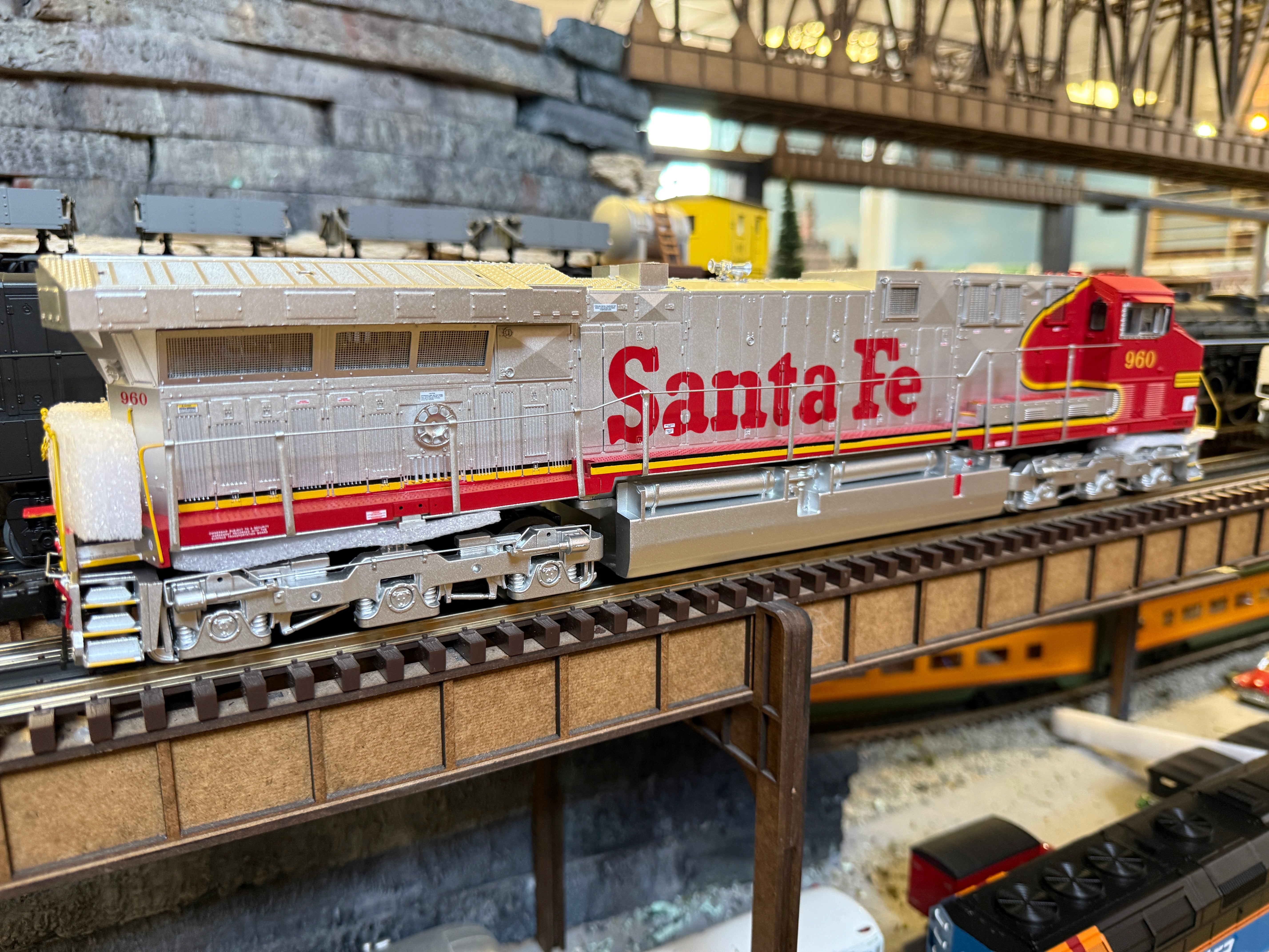 MTH 20-21907-1 - AC6000 Diesel Engine "Santa Fe" #960 w/ PS3 - Custom Run for MrMuffin'sTrains