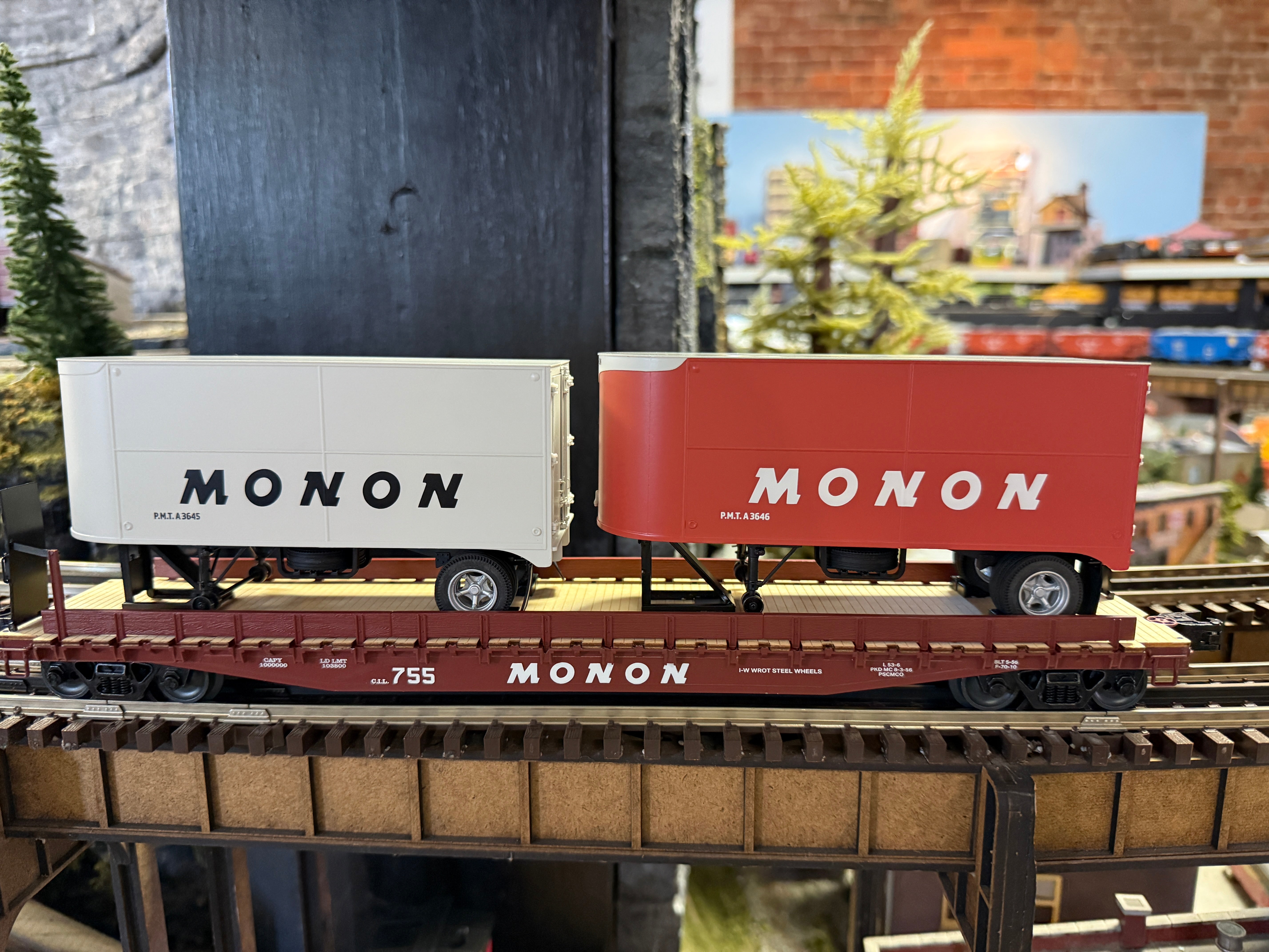 Lionel 2426850 - 50' Flatcar "Monon" w/ 20' Trailers #755 - Custom Run for MrMuffin'sTrains