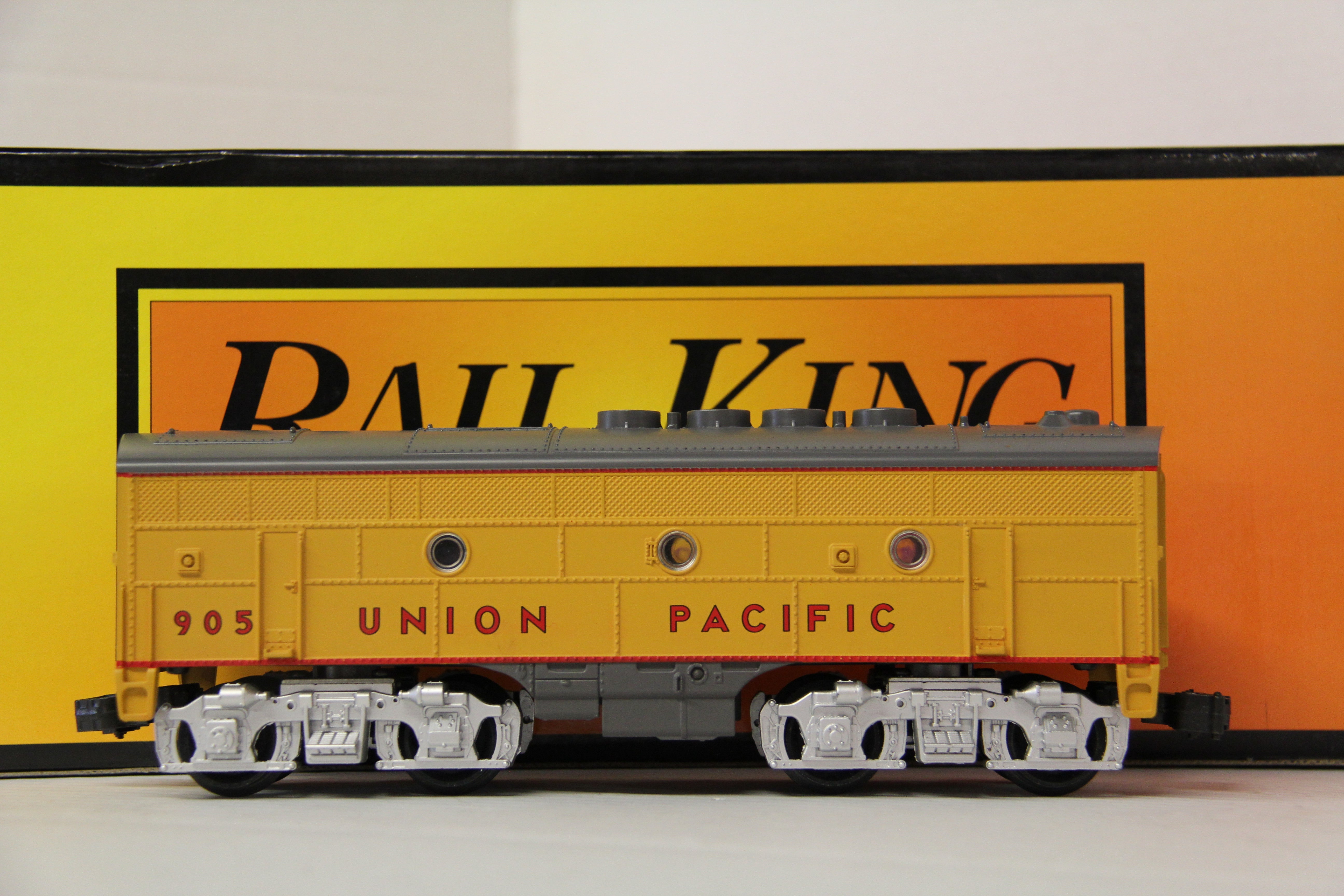 Rail King RK-2011B Union Pacific F-3 B-Unit Diesel Non Powered Dummy-Second hand-M5953