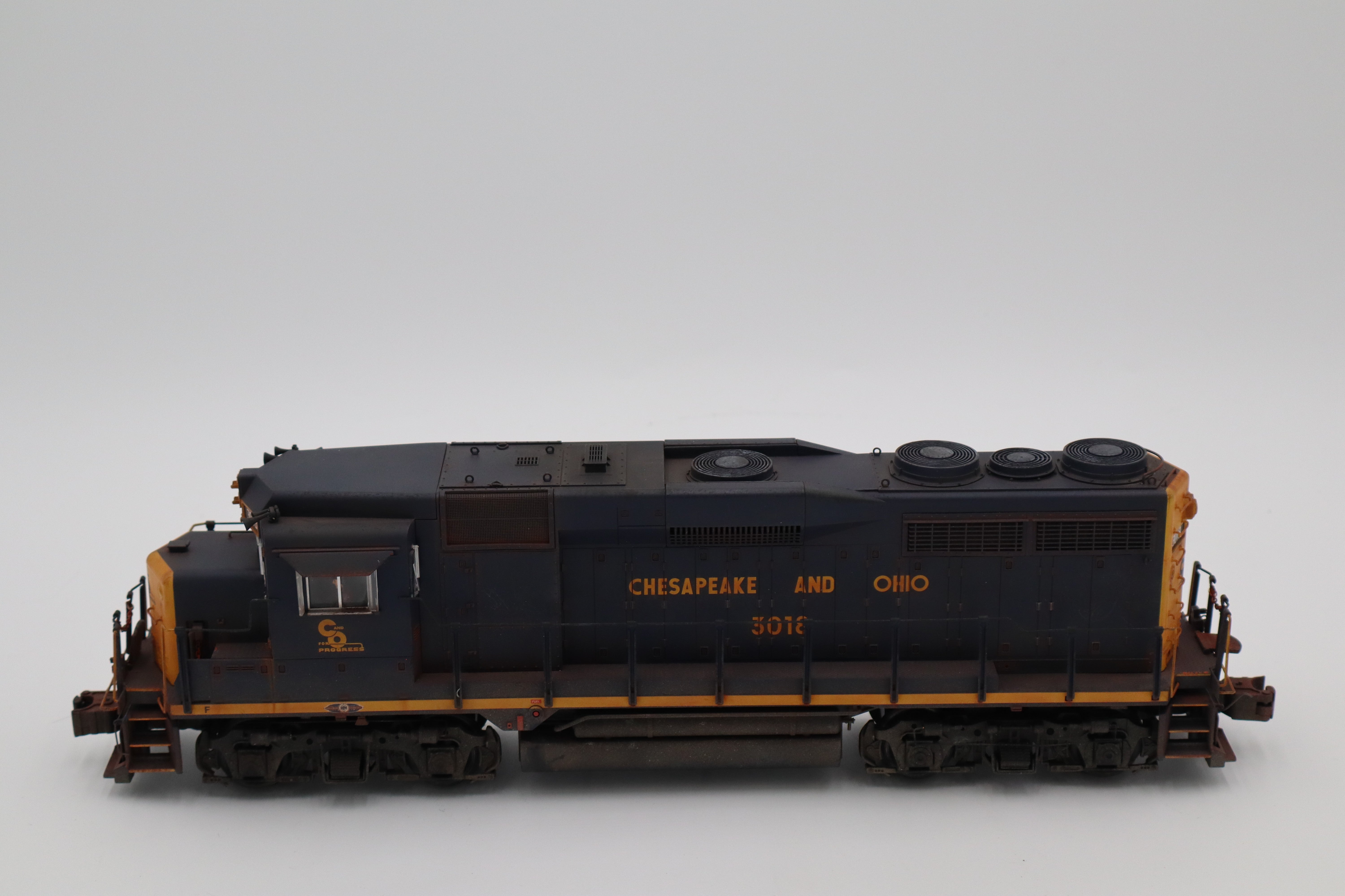 Lionel 6-82129 WEATHERED by Ontraktwo Steve Phetterplace Chesapeake & Ohio LEGACY GP30 #3018-Second hand-M8420